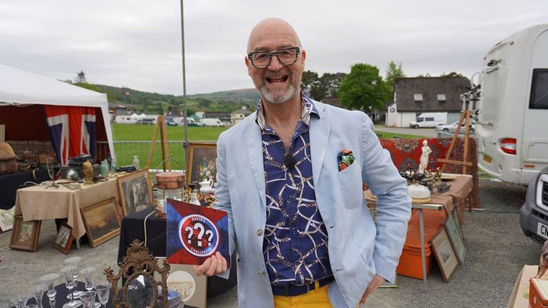 Bargain Hunt background
