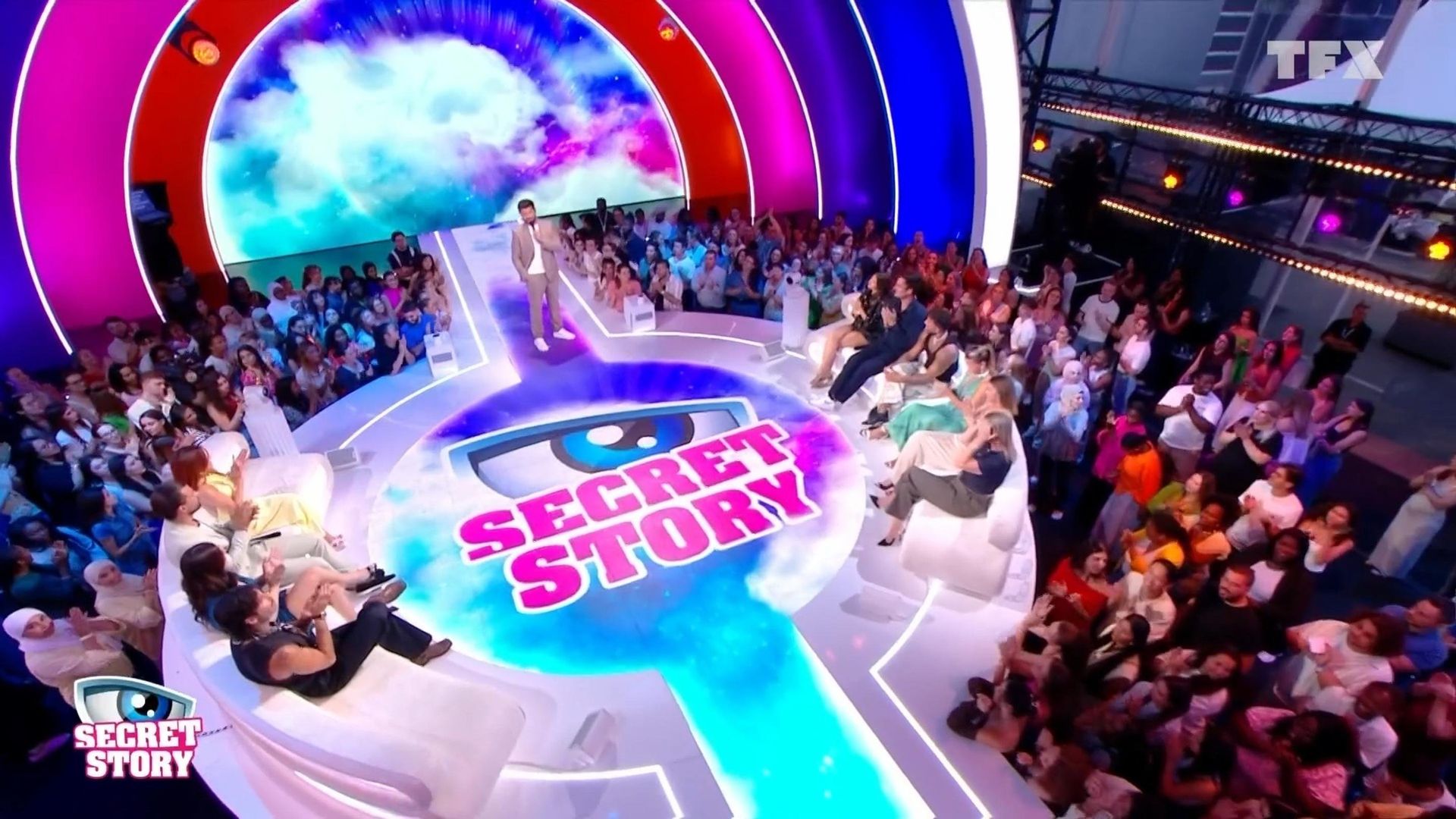 Secret Story background