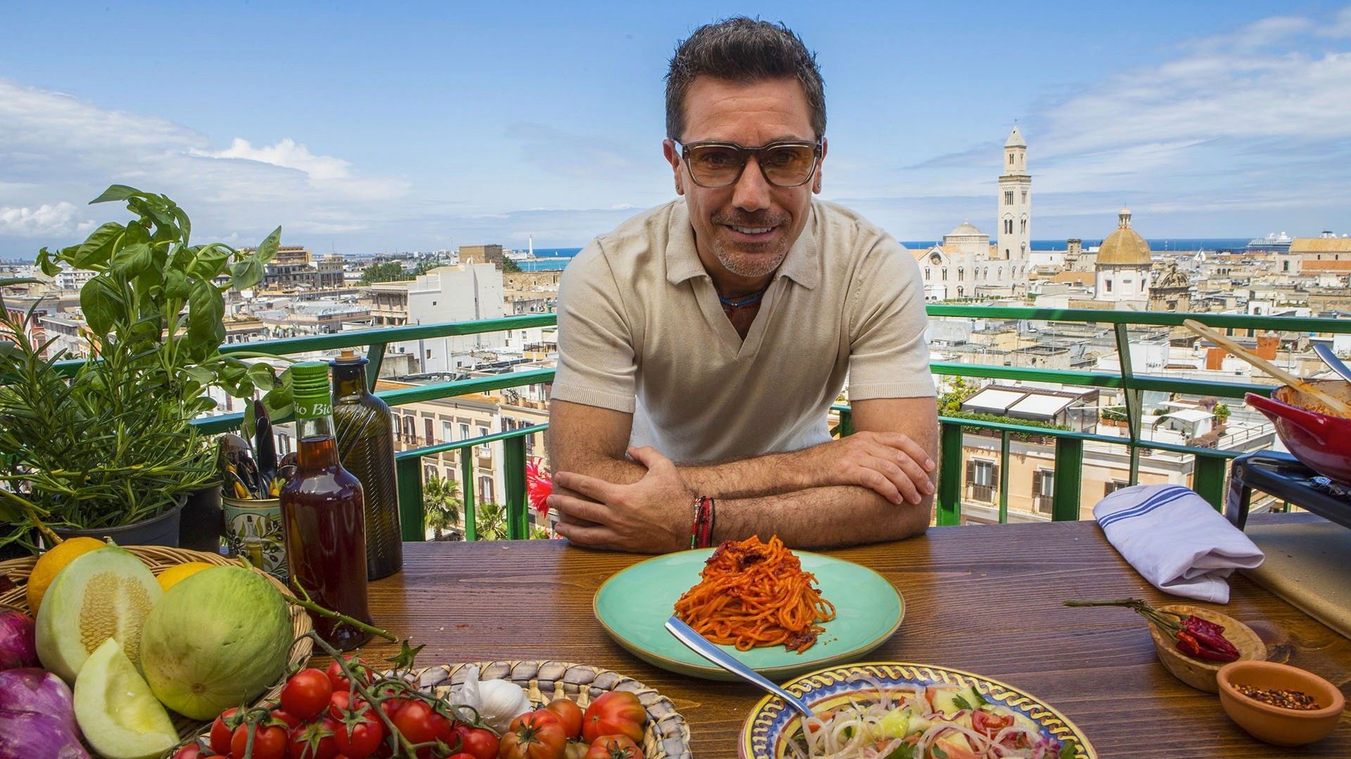 Gino's Italy: Secrets of the South background