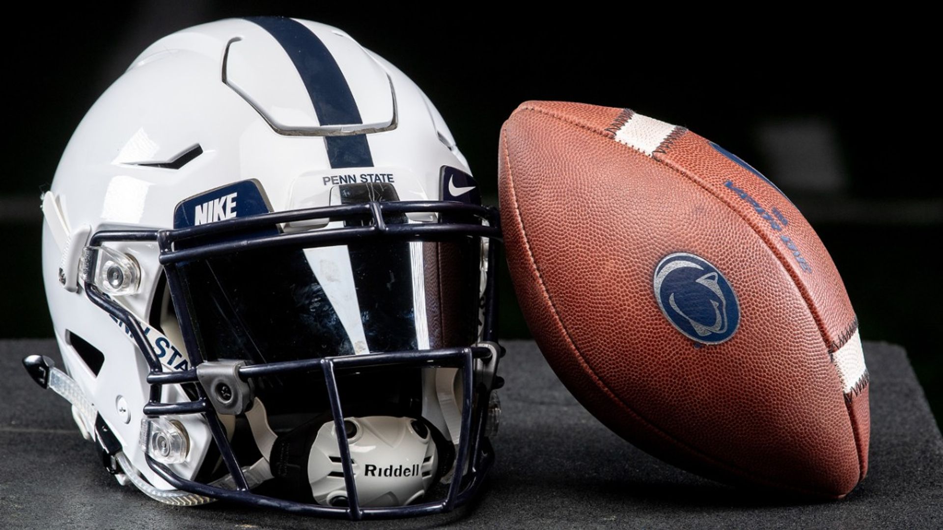 24/7 College Football background