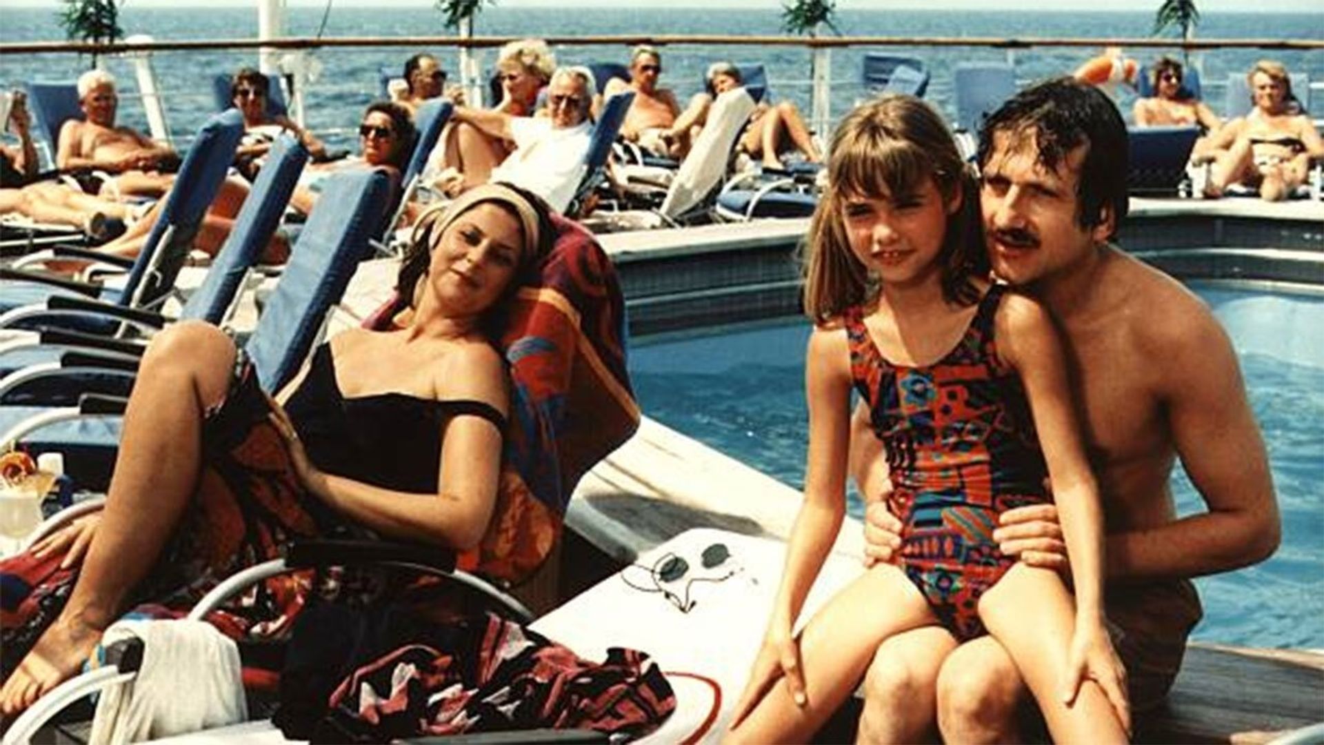 Das Traumschiff background