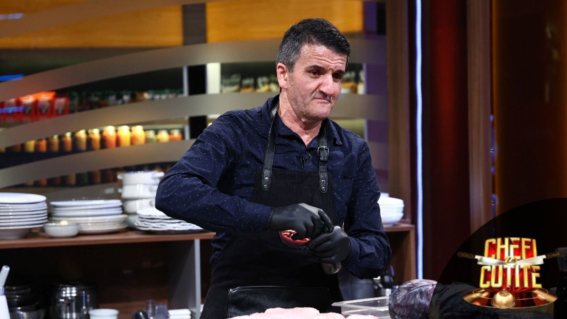 Chefi la Cutite background