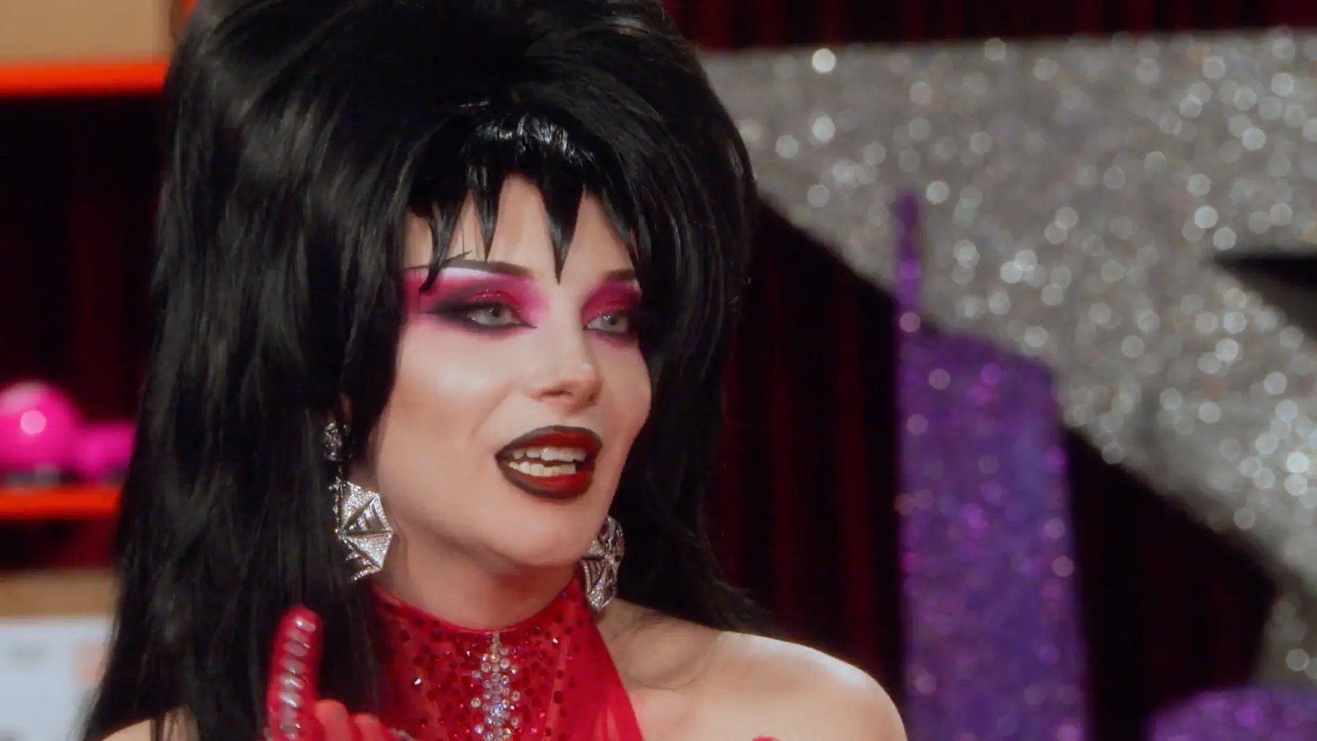 RuPaul's Drag Race All Stars: Untucked! background