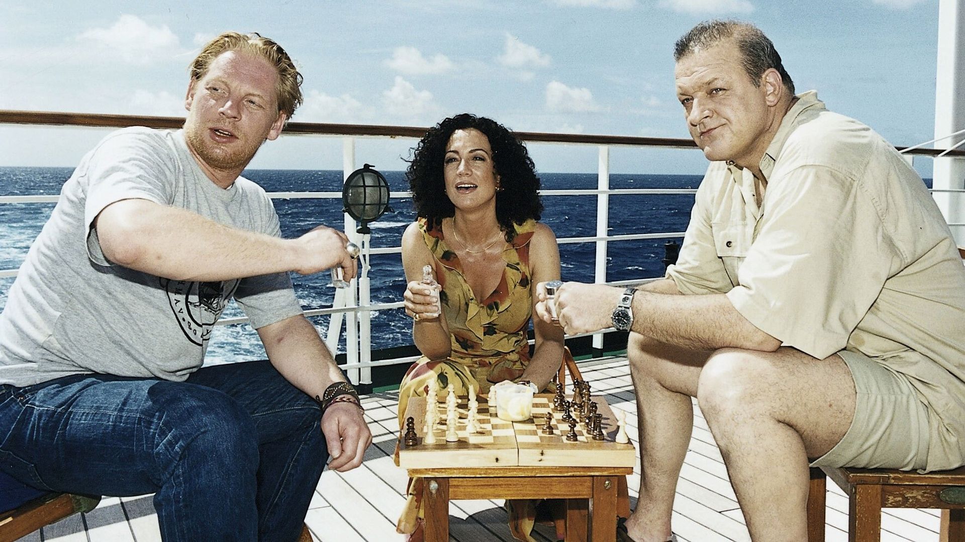 Das Traumschiff background