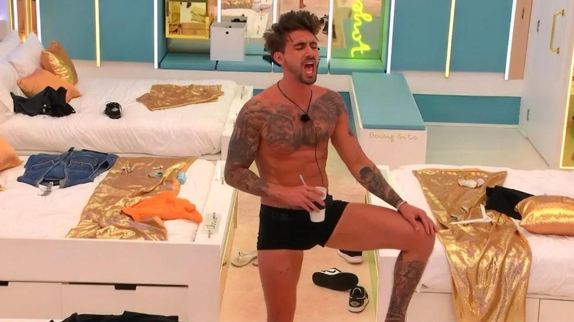 Love Island: All Stars background
