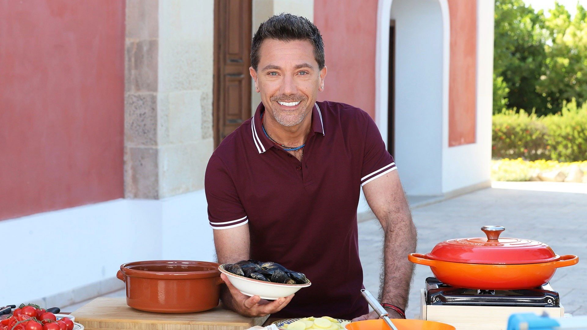 Gino's Italy: Secrets of the South background