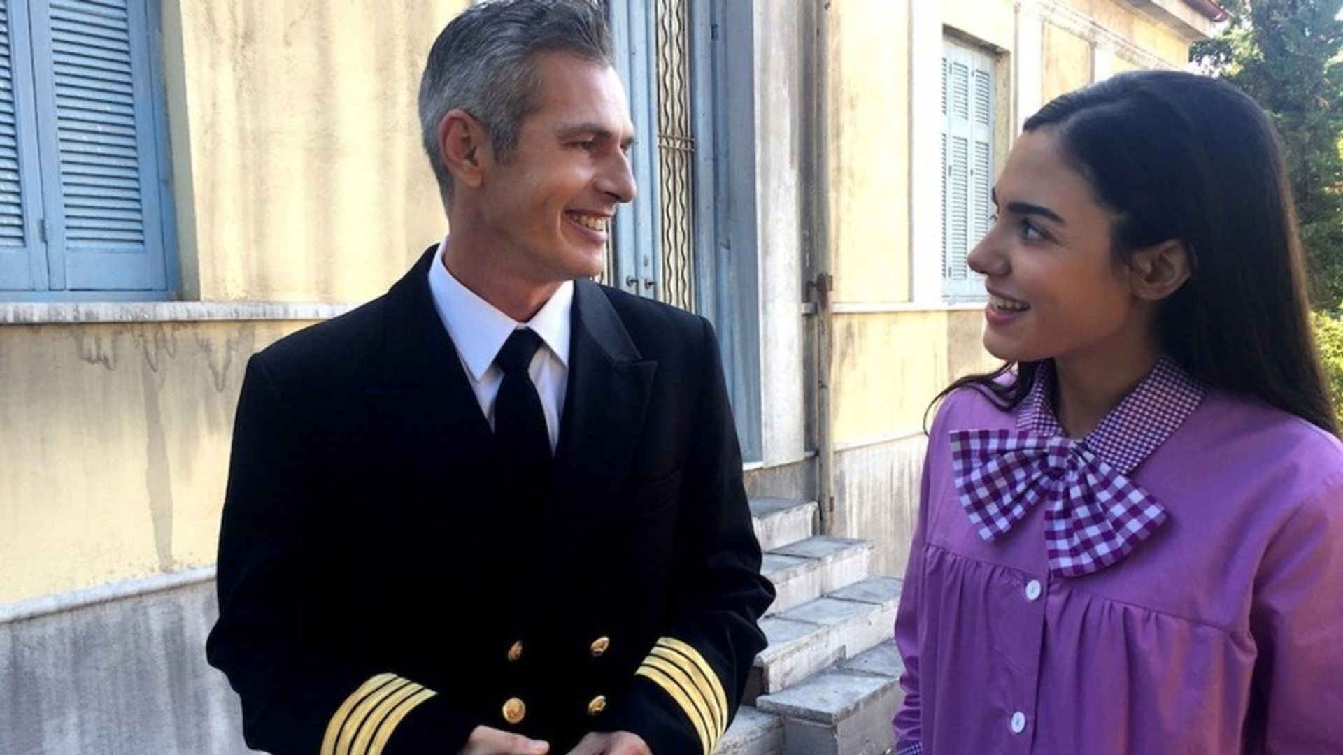 Ta kalytera mas hronia background