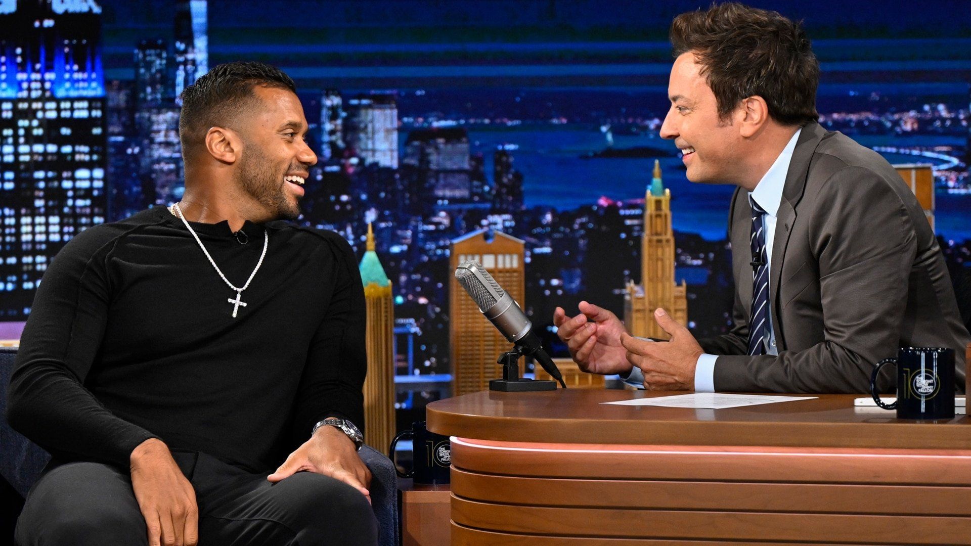 The Tonight Show Starring Jimmy Fallon background
