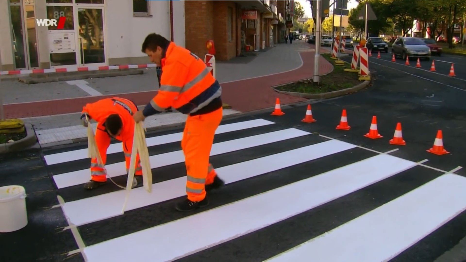 Die Sendung mit dem Elefanten background