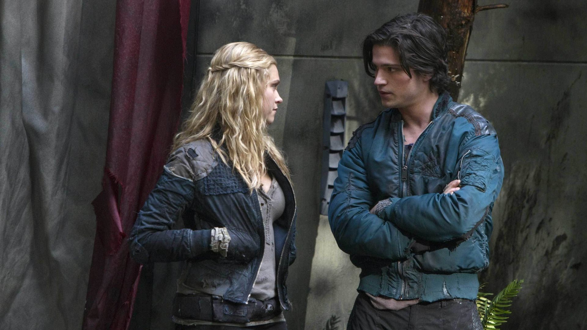 The 100 background