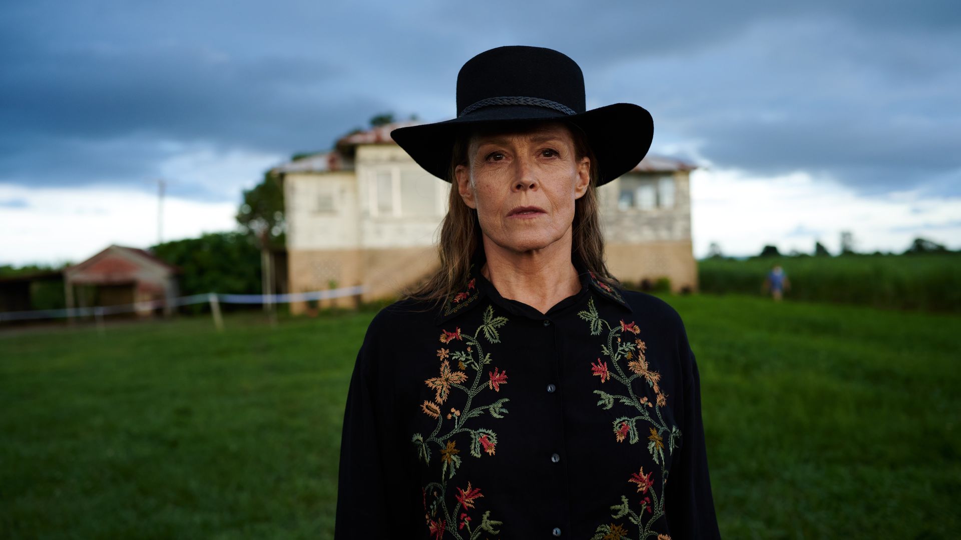 The Lost Flowers of Alice Hart background