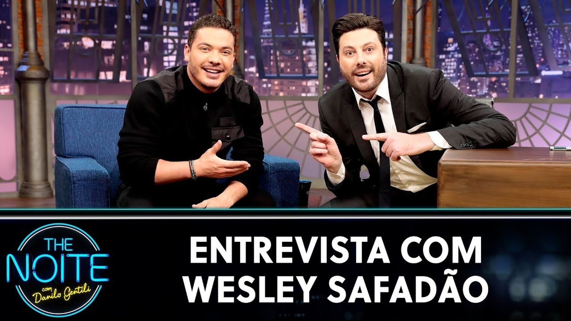 The Noite com Danilo Gentili background