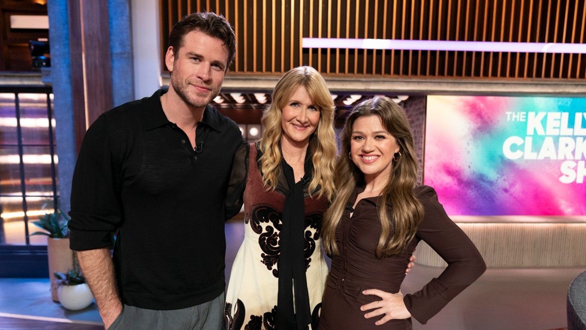 The Kelly Clarkson Show background