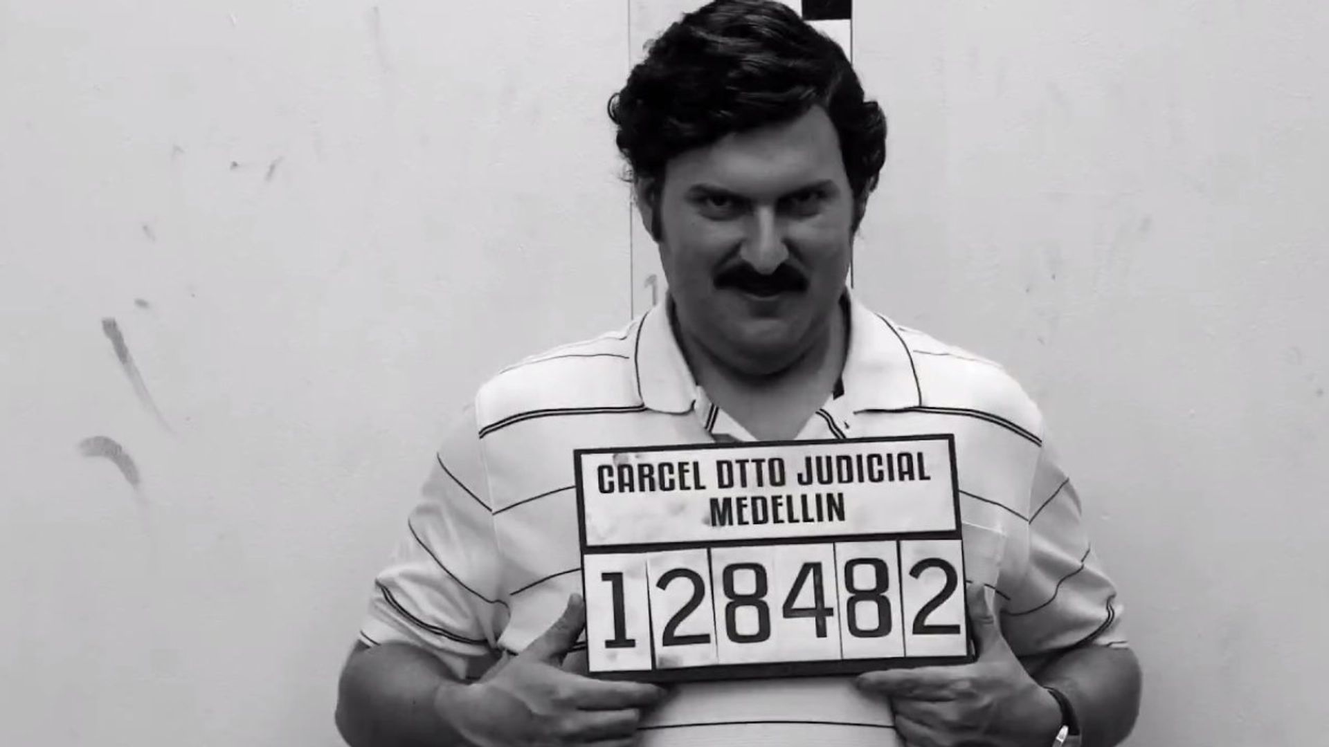 Pablo Escobar: El Patrón del Mal background