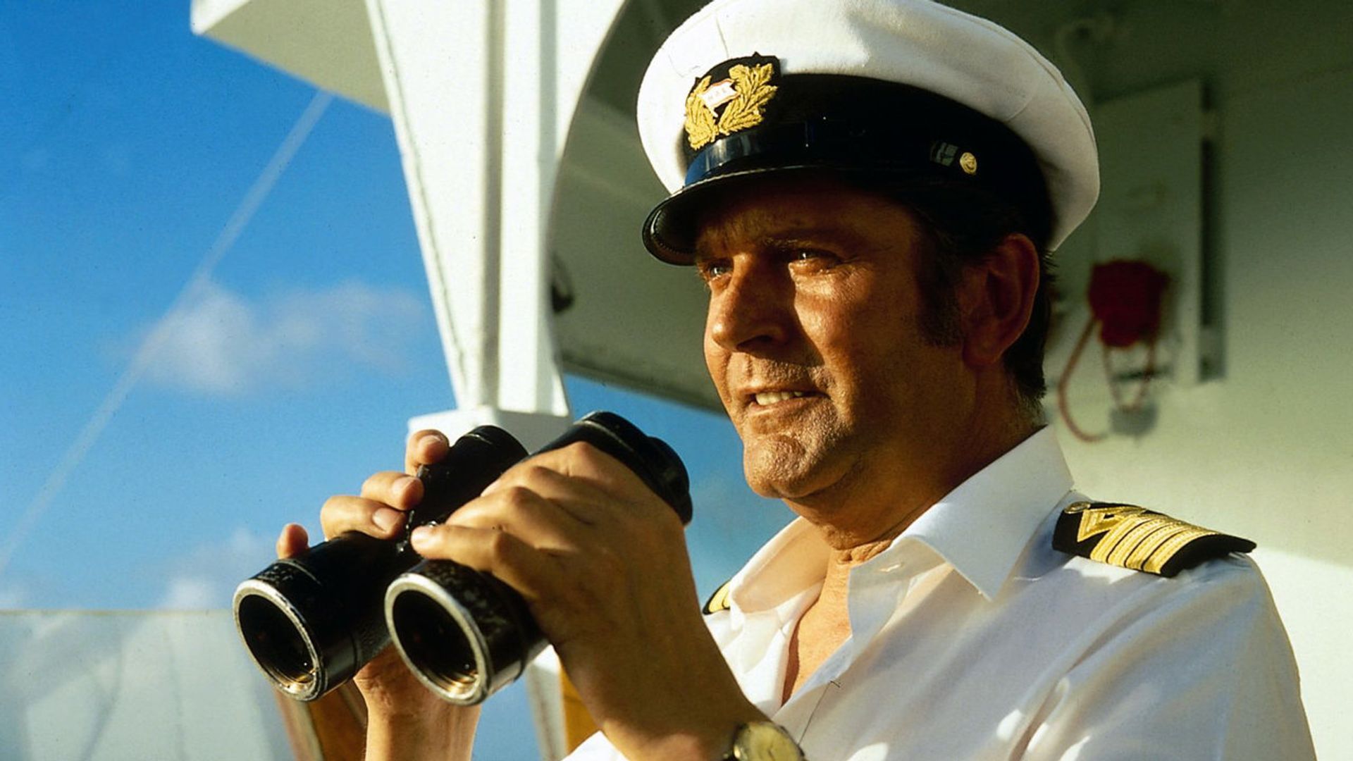 Das Traumschiff background