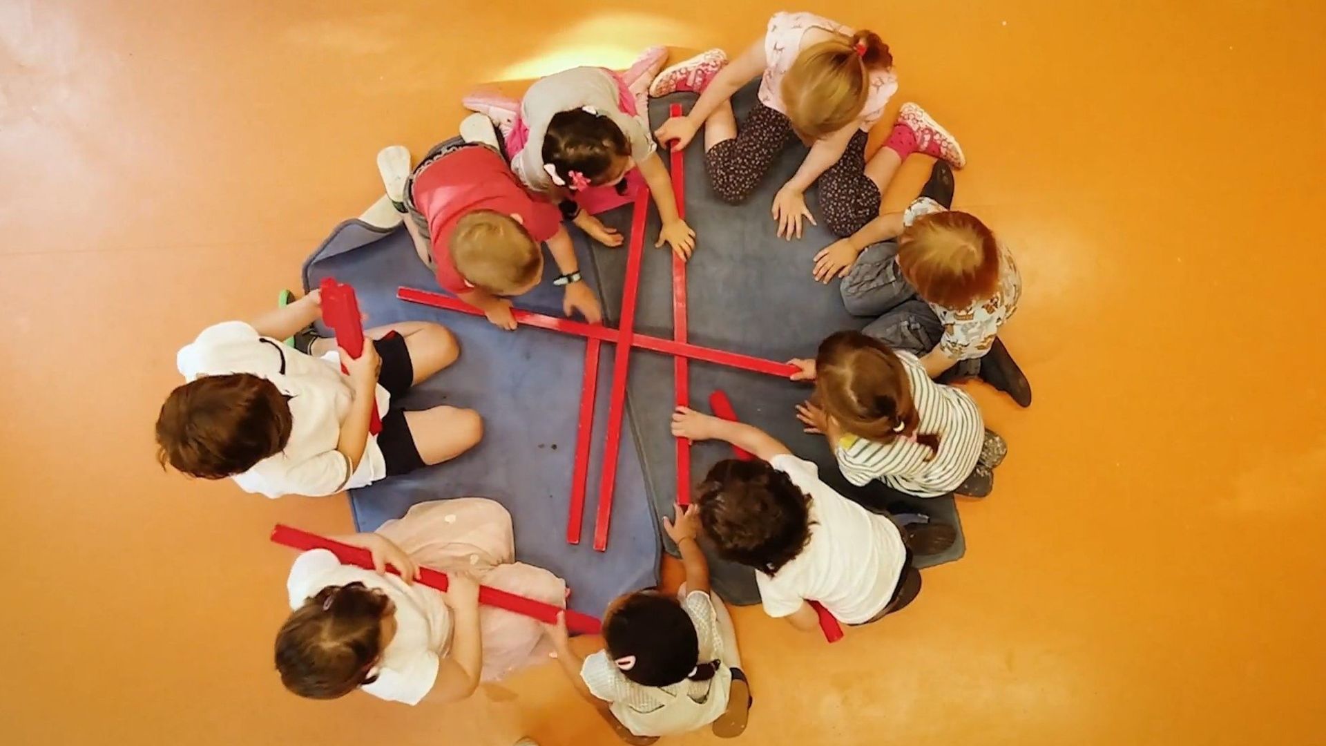 Die Sendung mit dem Elefanten background