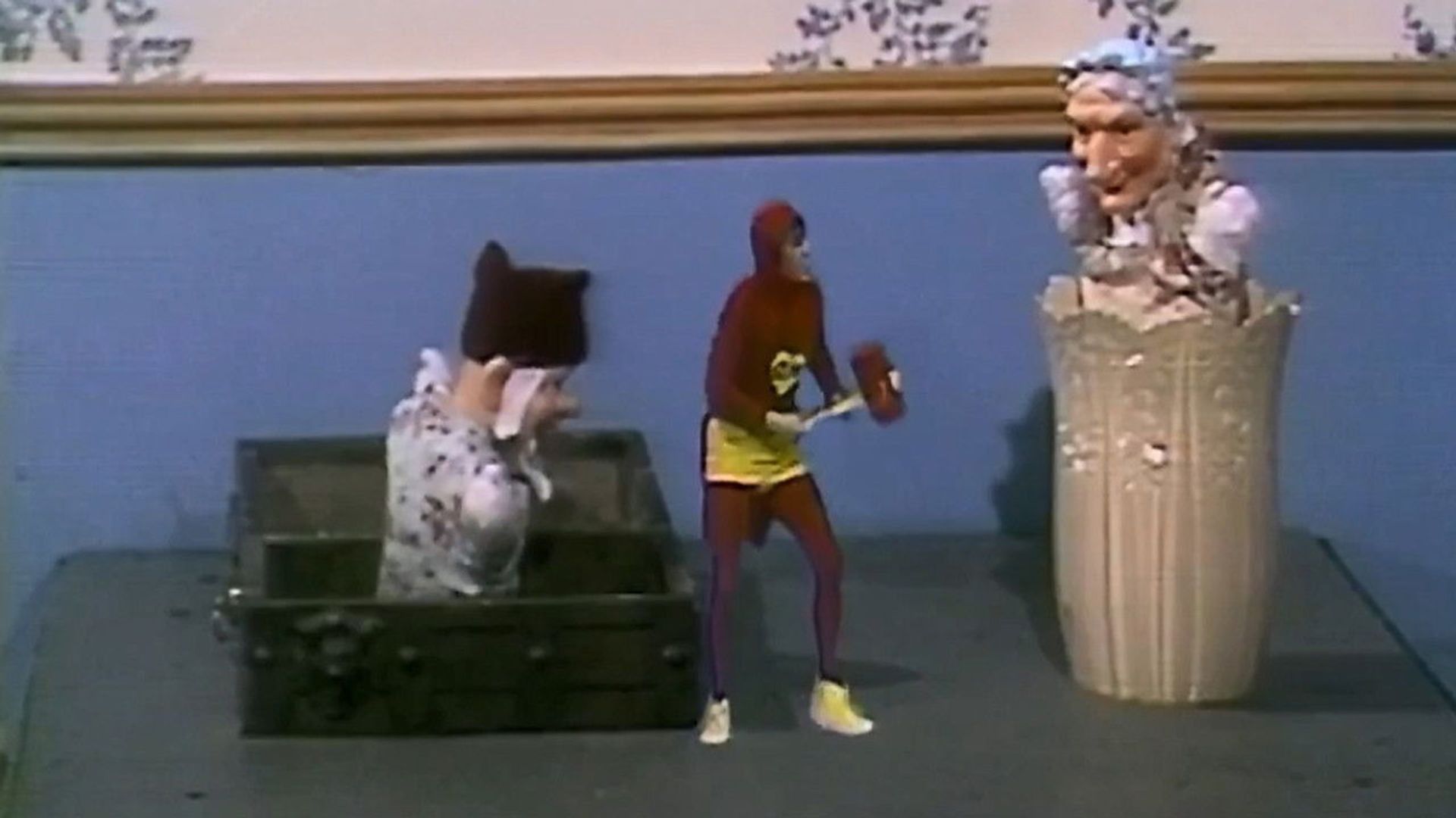 El Chapulín Colorado background