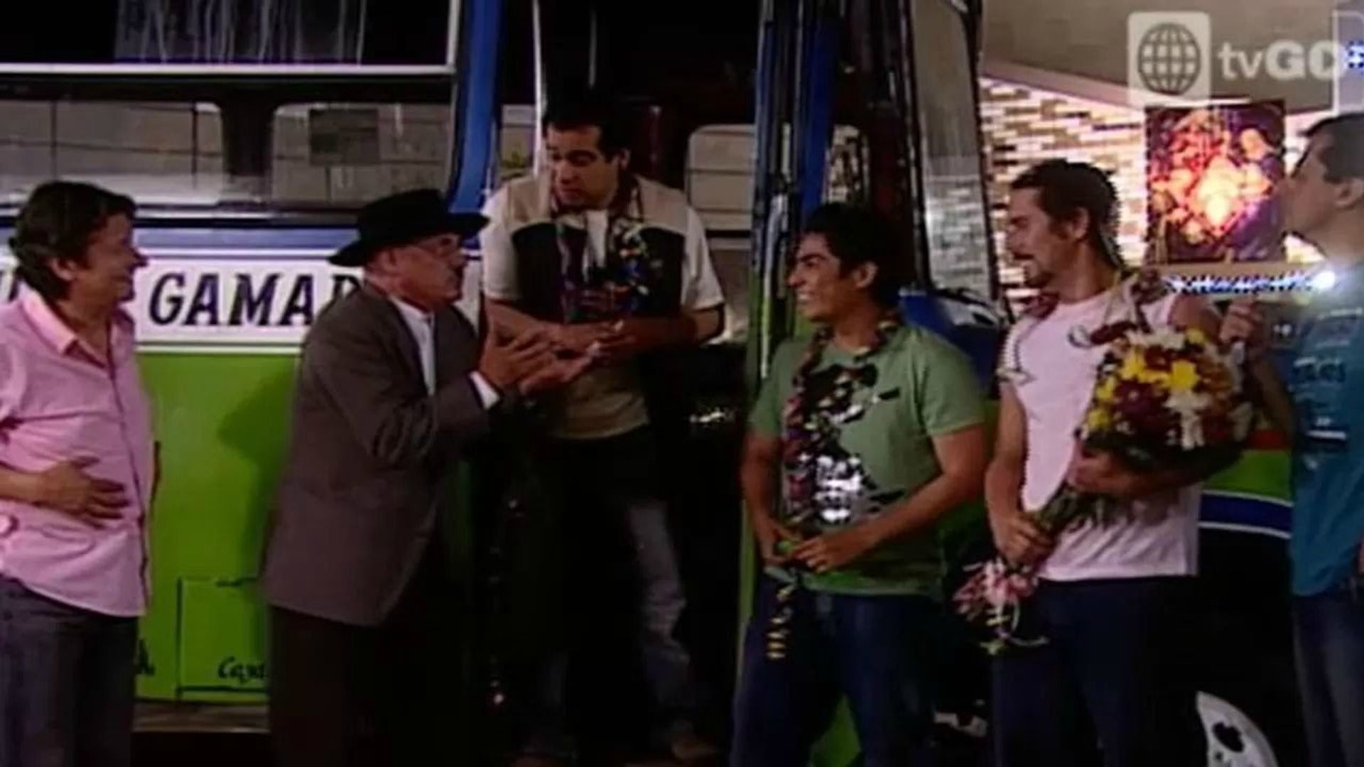 Al fondo hay sitio background