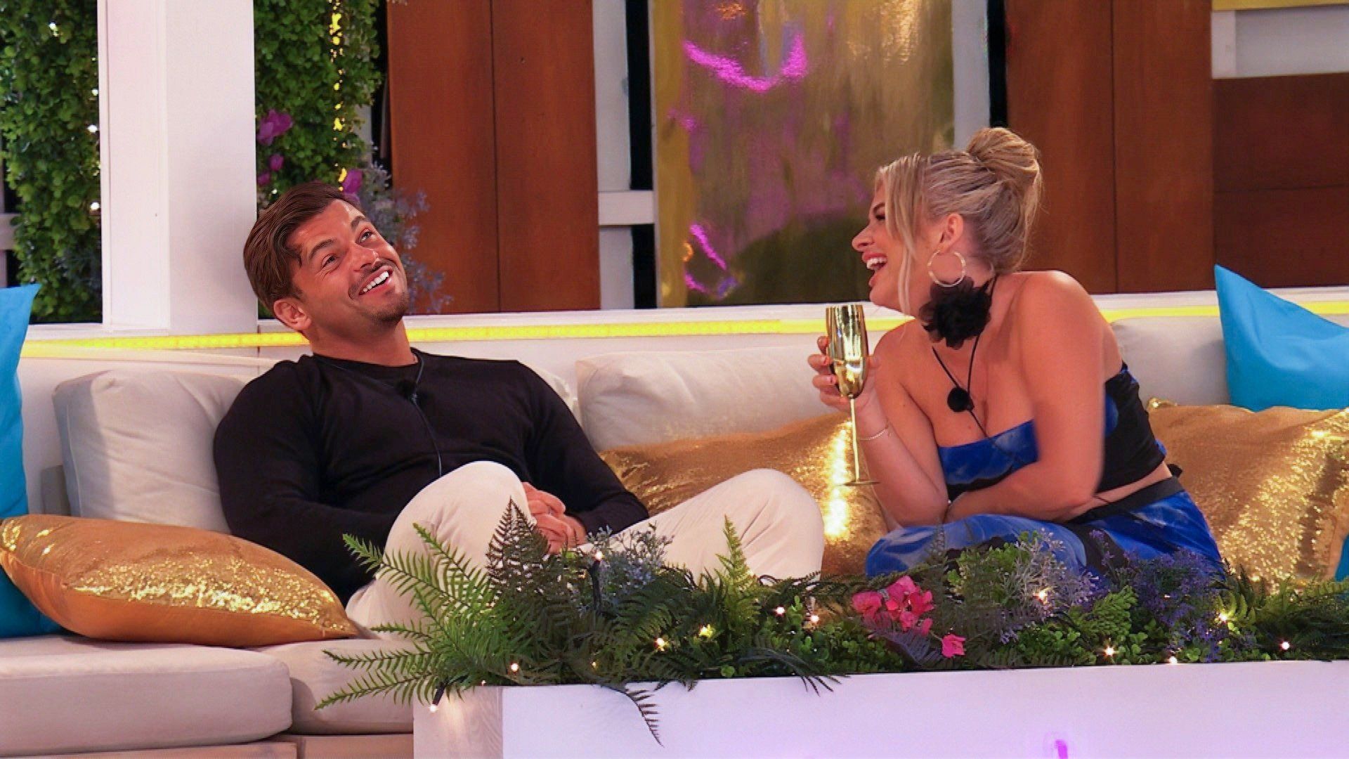 Love Island: All Stars background