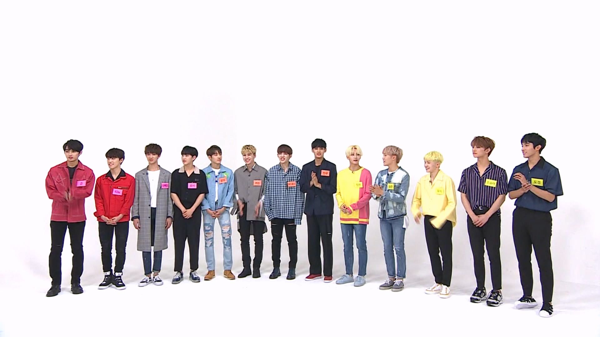 Weekly Idol background