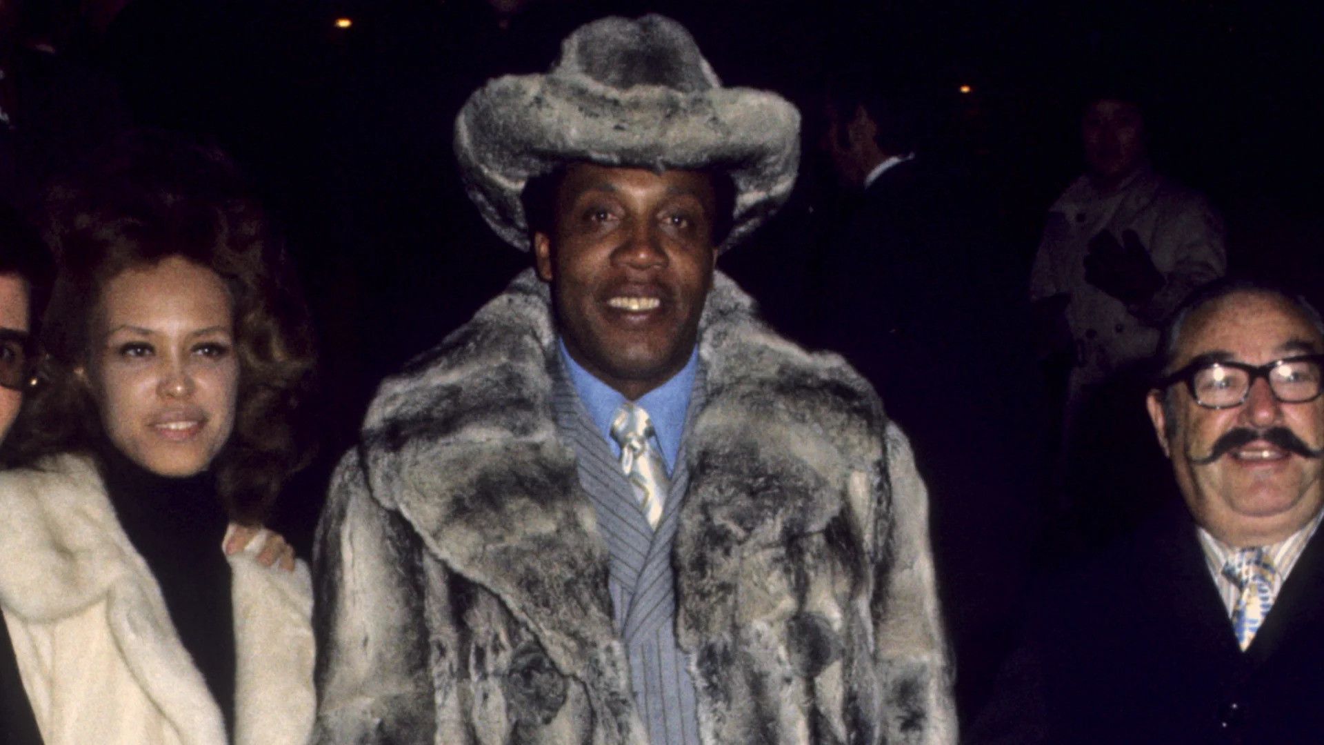 How to Become a Mob Boss background