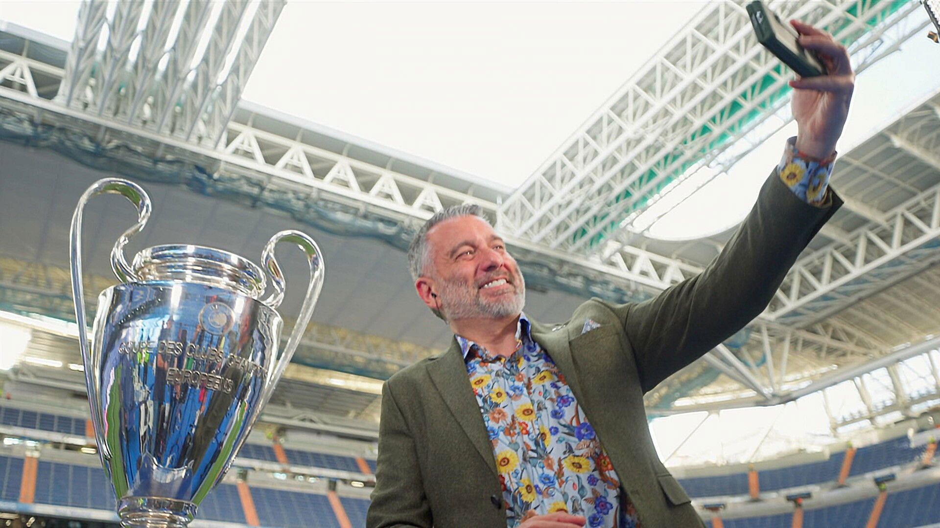 Destination: European Nights background