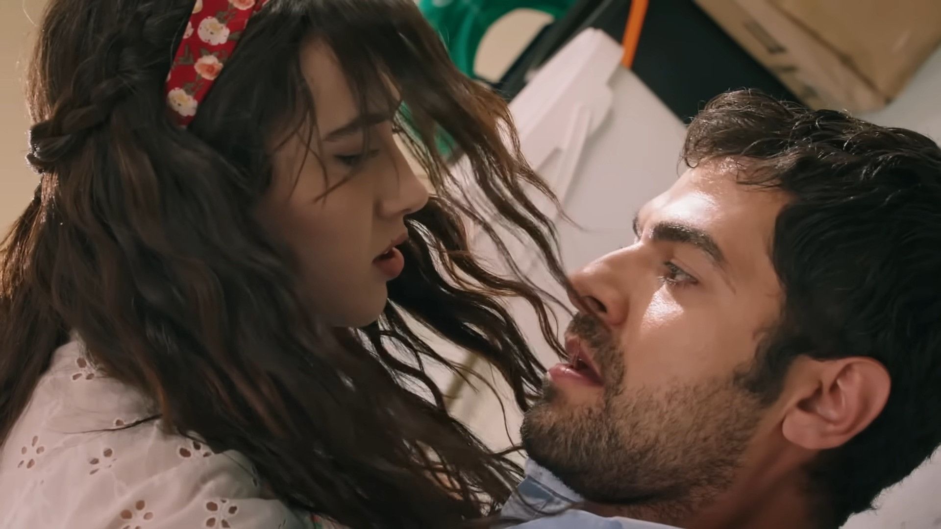 Rüzgarli Tepe background