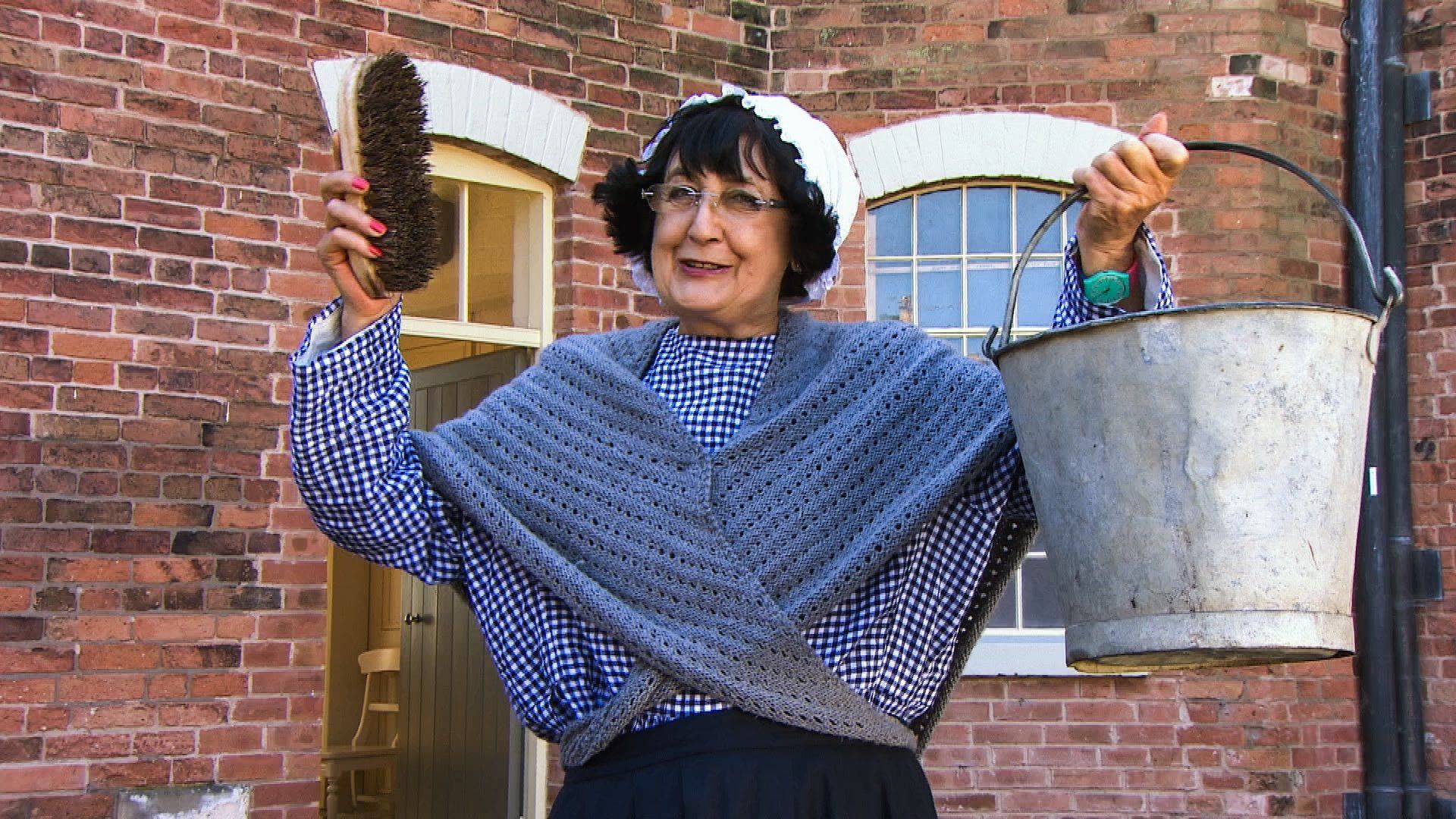 Bargain Hunt background