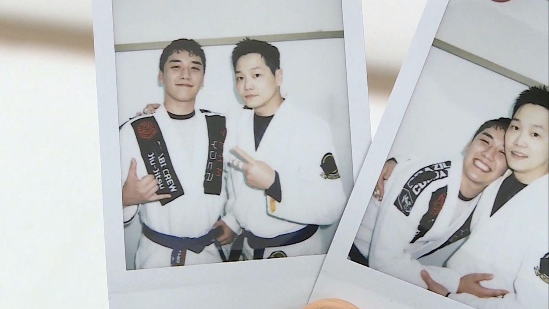 I Live Alone background