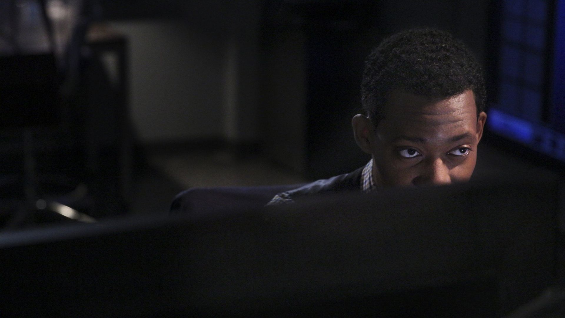 Criminal Minds: Beyond Borders background