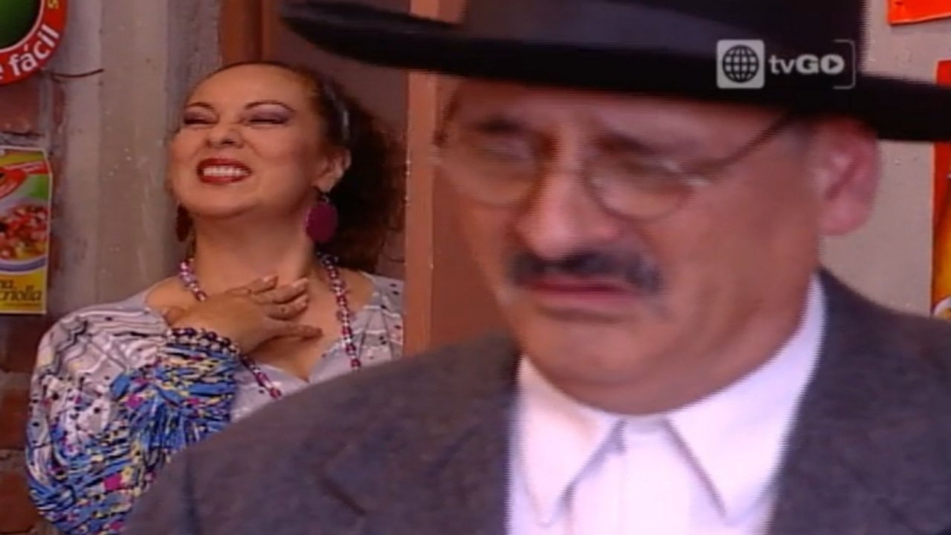Al fondo hay sitio background