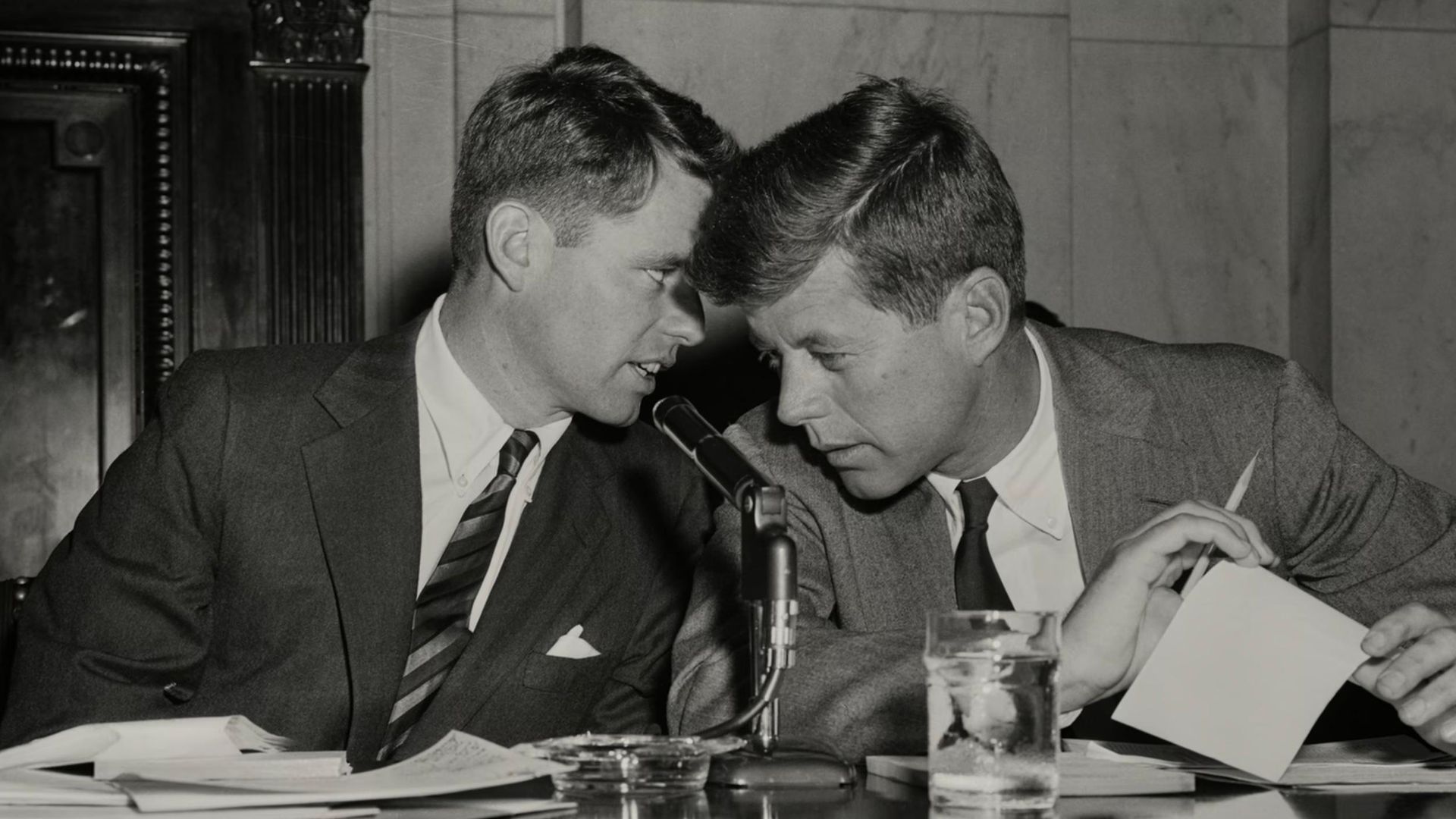 Turning Point: The Bomb and the Cold War background