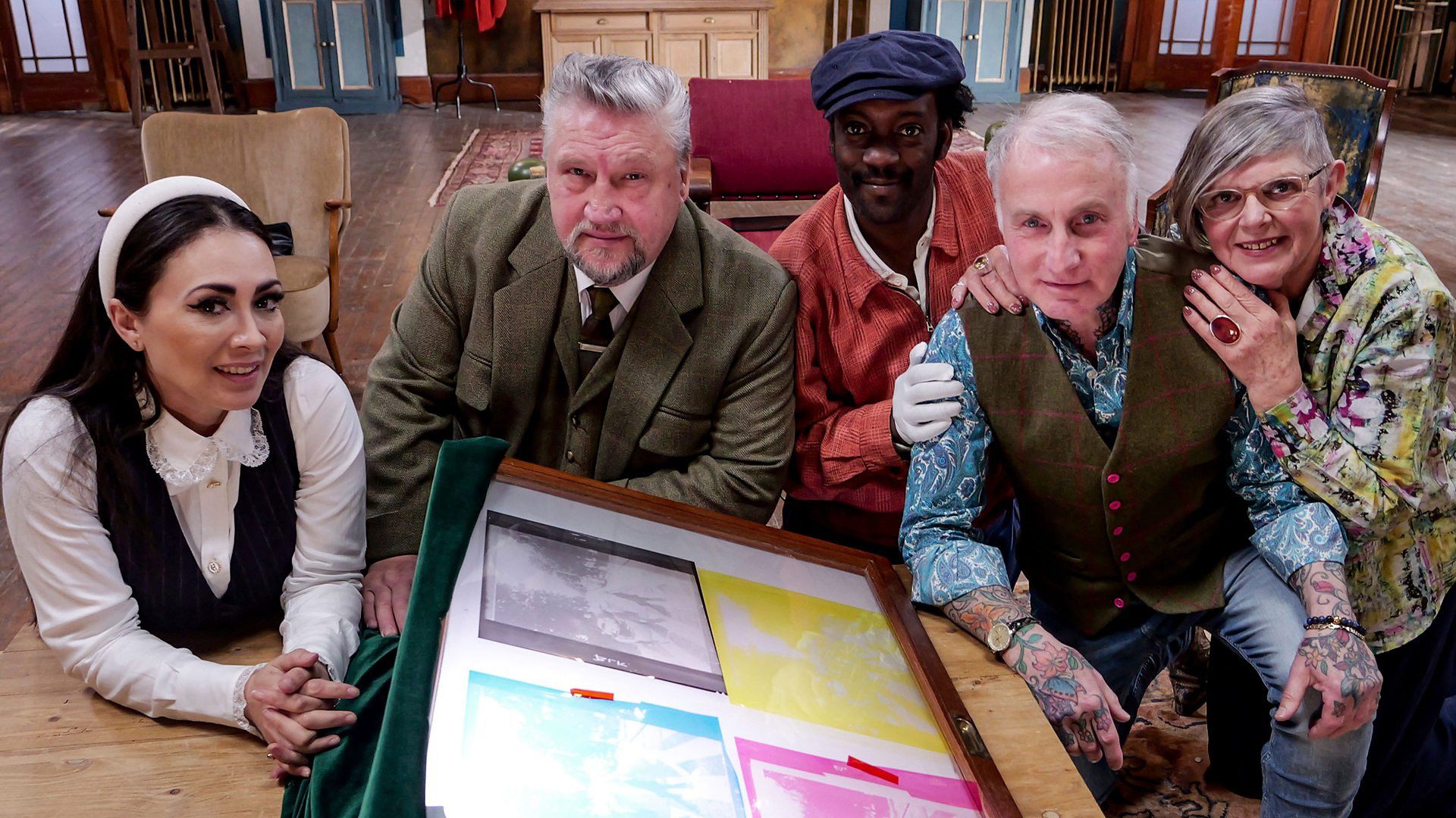 The Bidding Room background