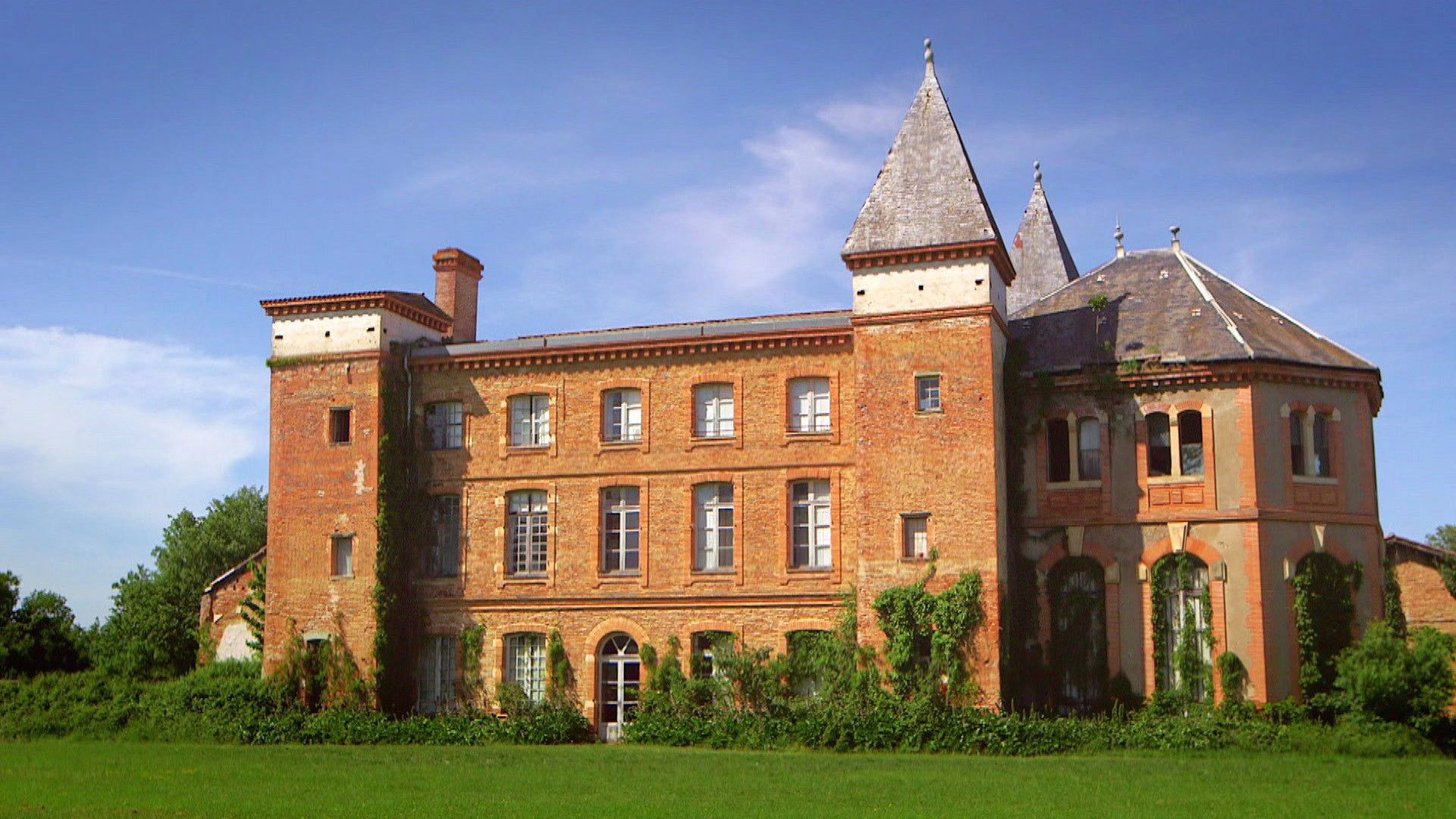 Escape to the Chateau DIY background