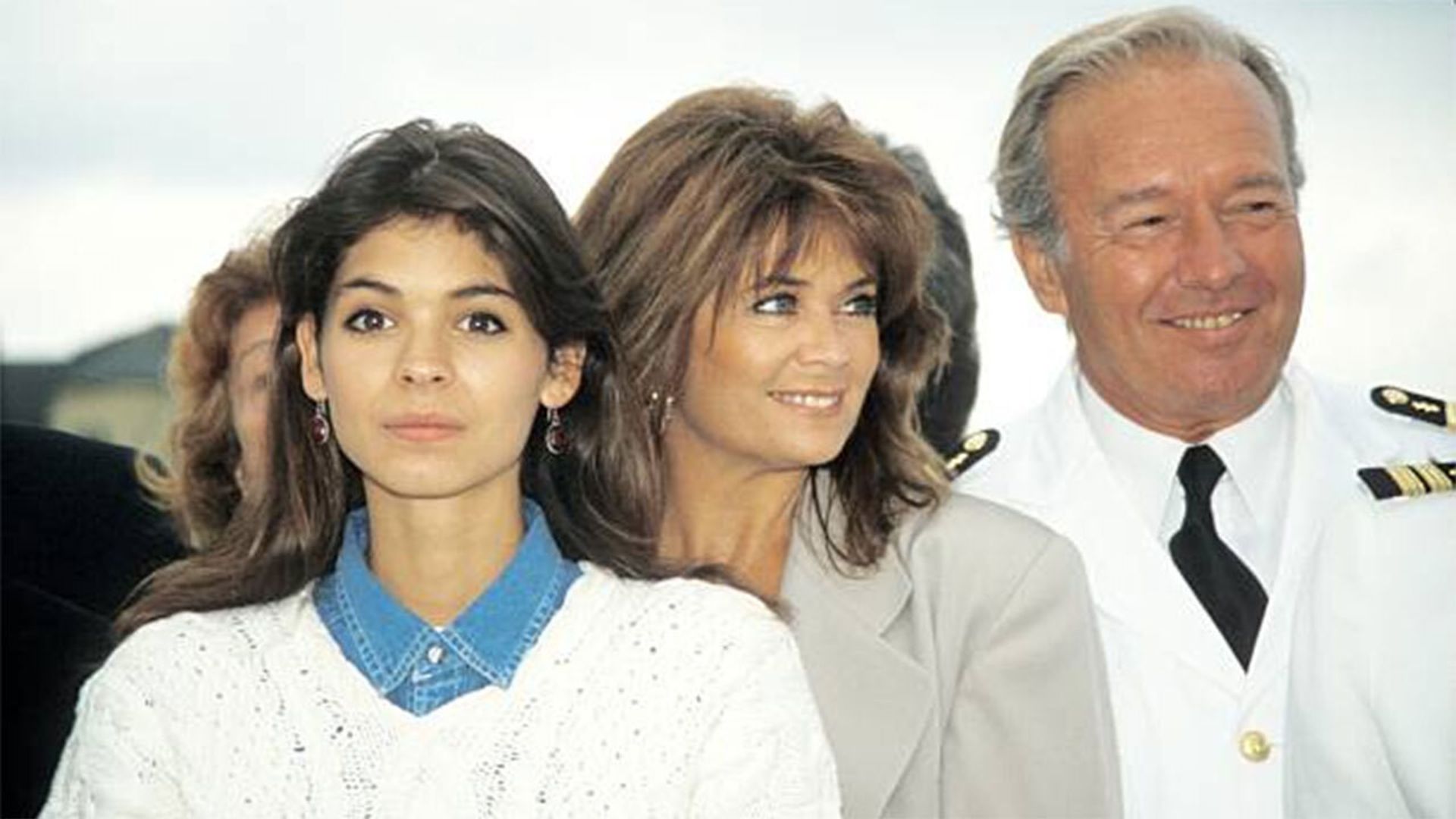 Das Traumschiff background