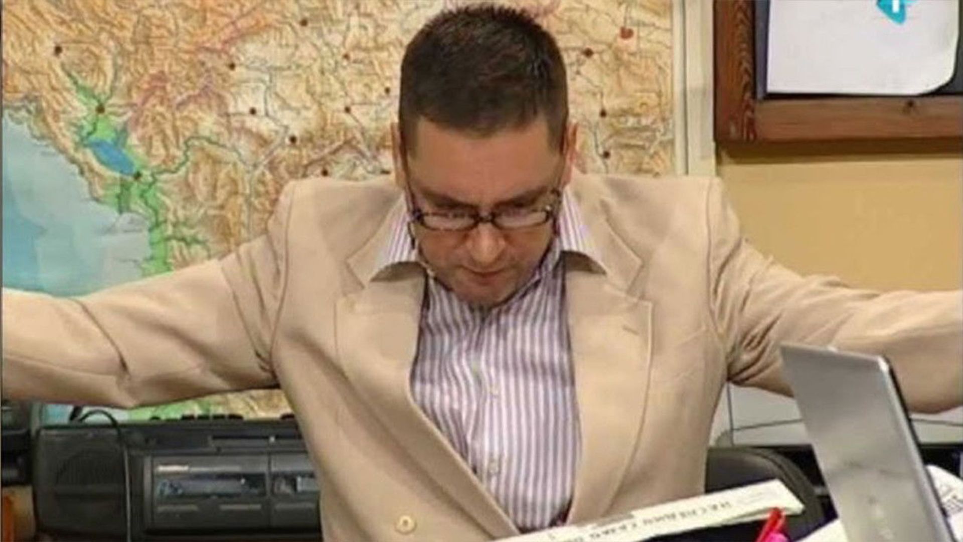 Drzavni Posao background