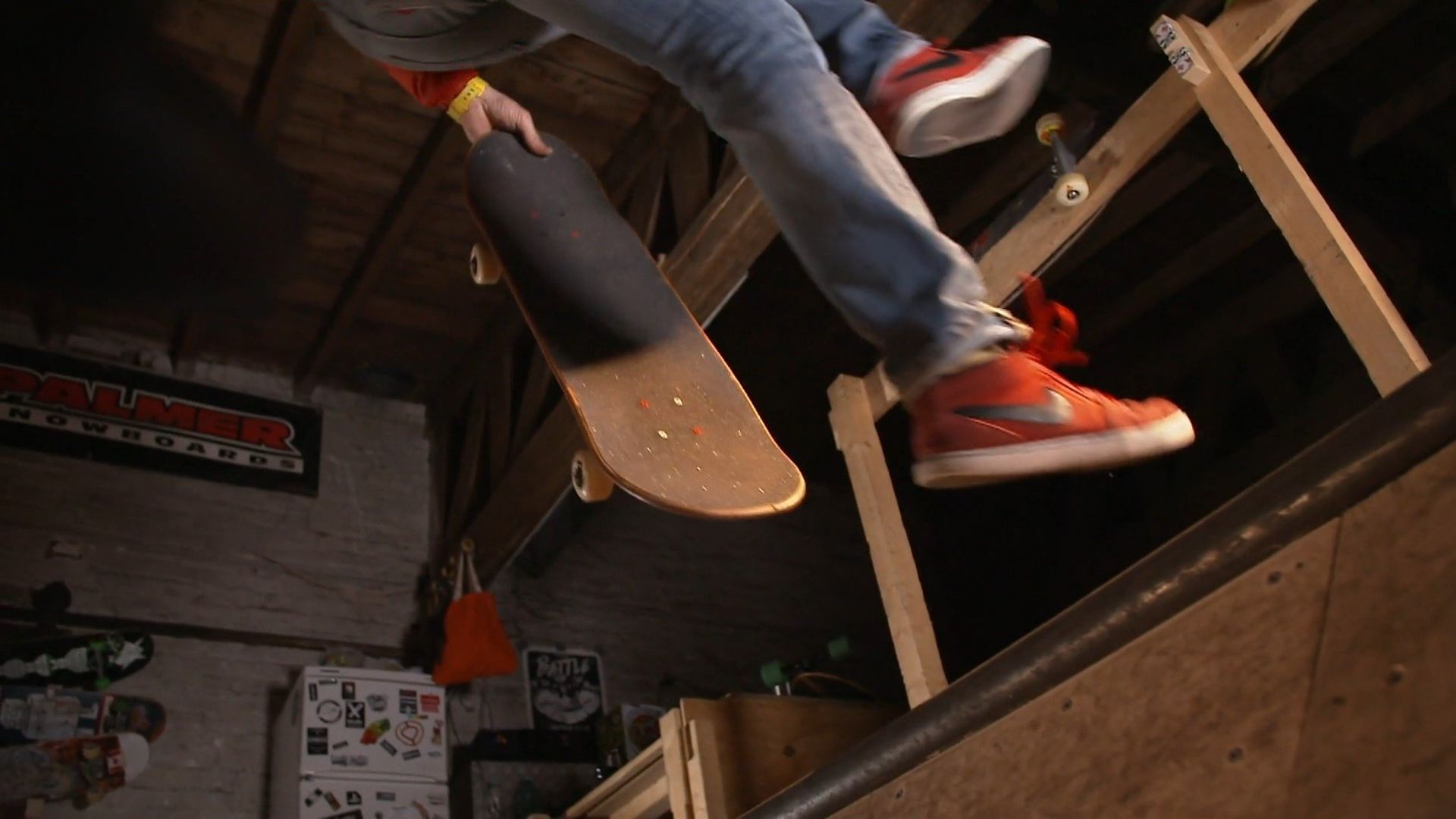 Die Sendung mit dem Elefanten background