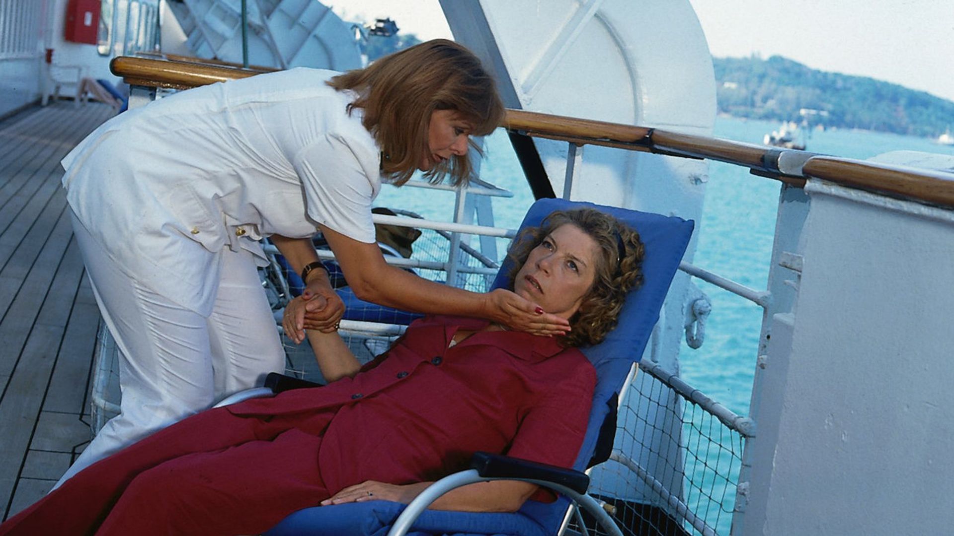 Das Traumschiff background