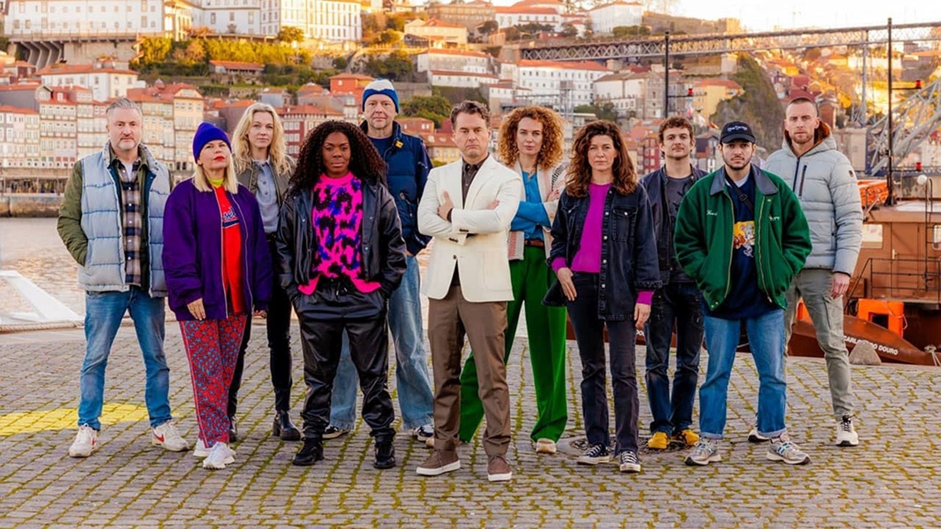 Wie is de Mol? background