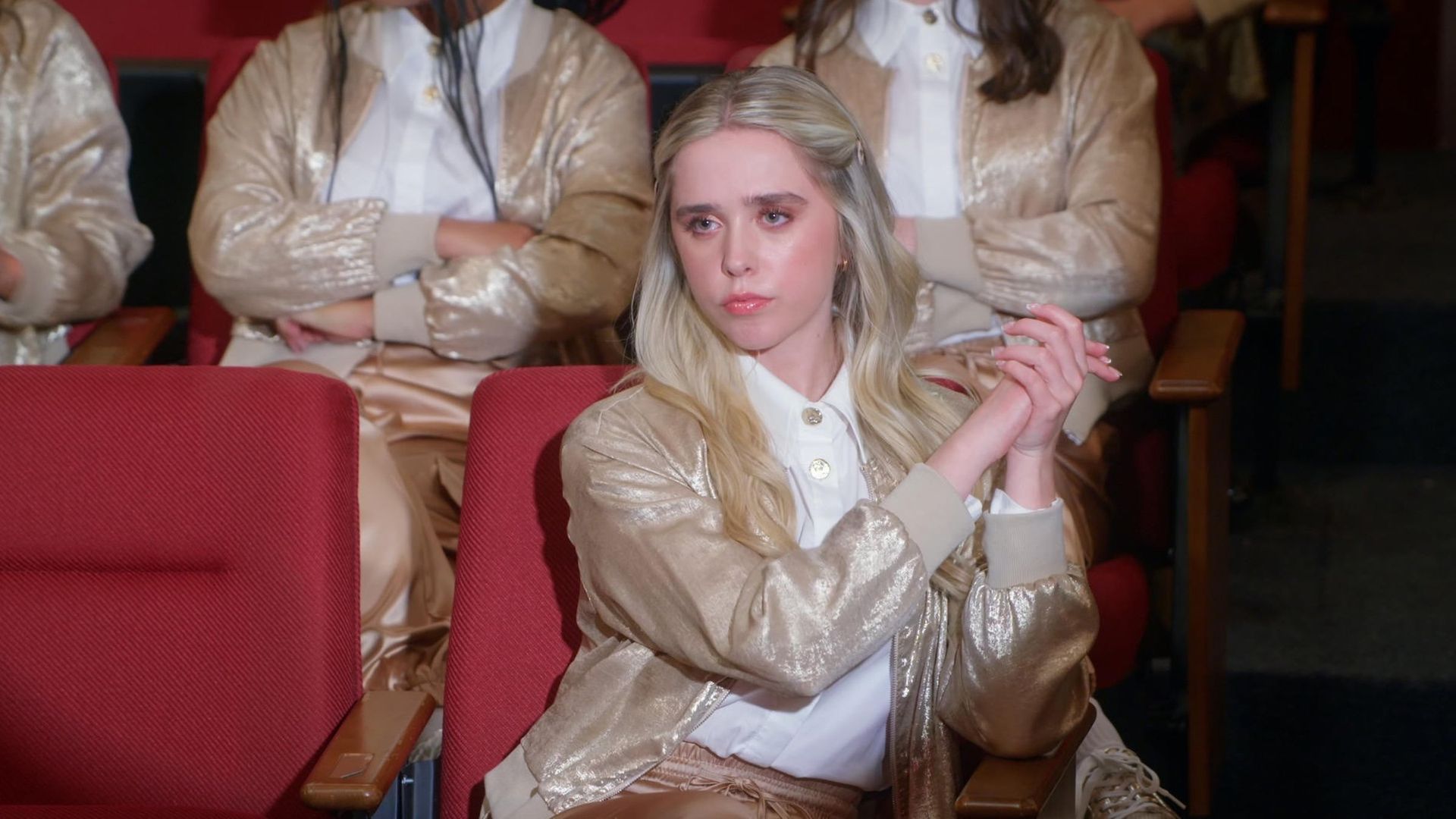 Vampirina: Teenage Vampire background