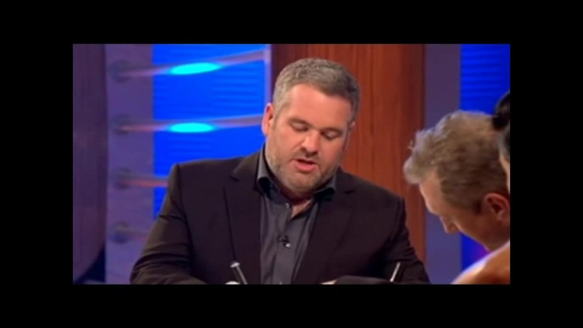 Chris Moyles Quiz Night background
