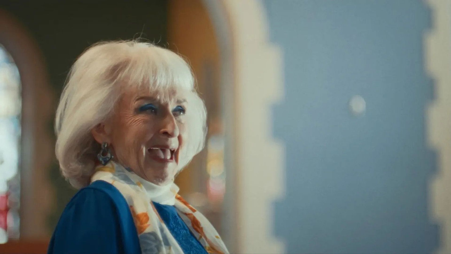 We Three Queens background