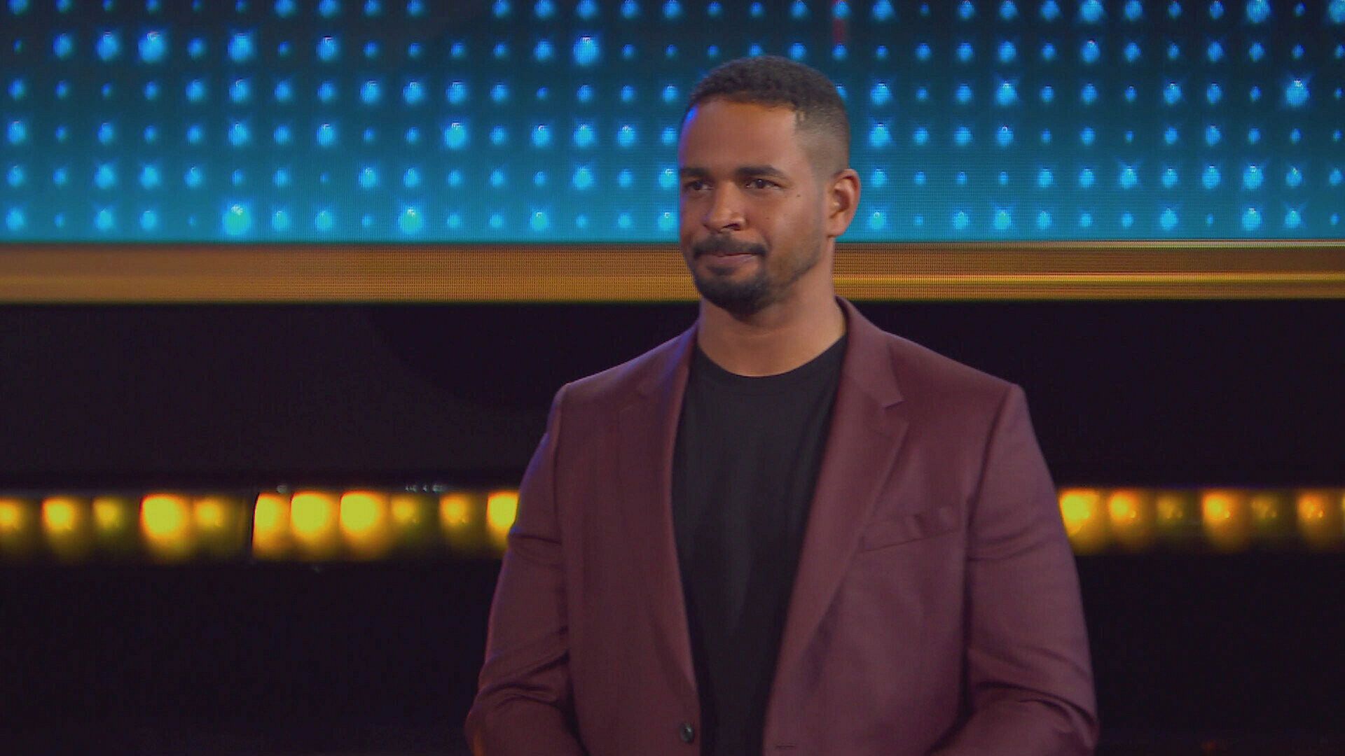 Raid the Cage background