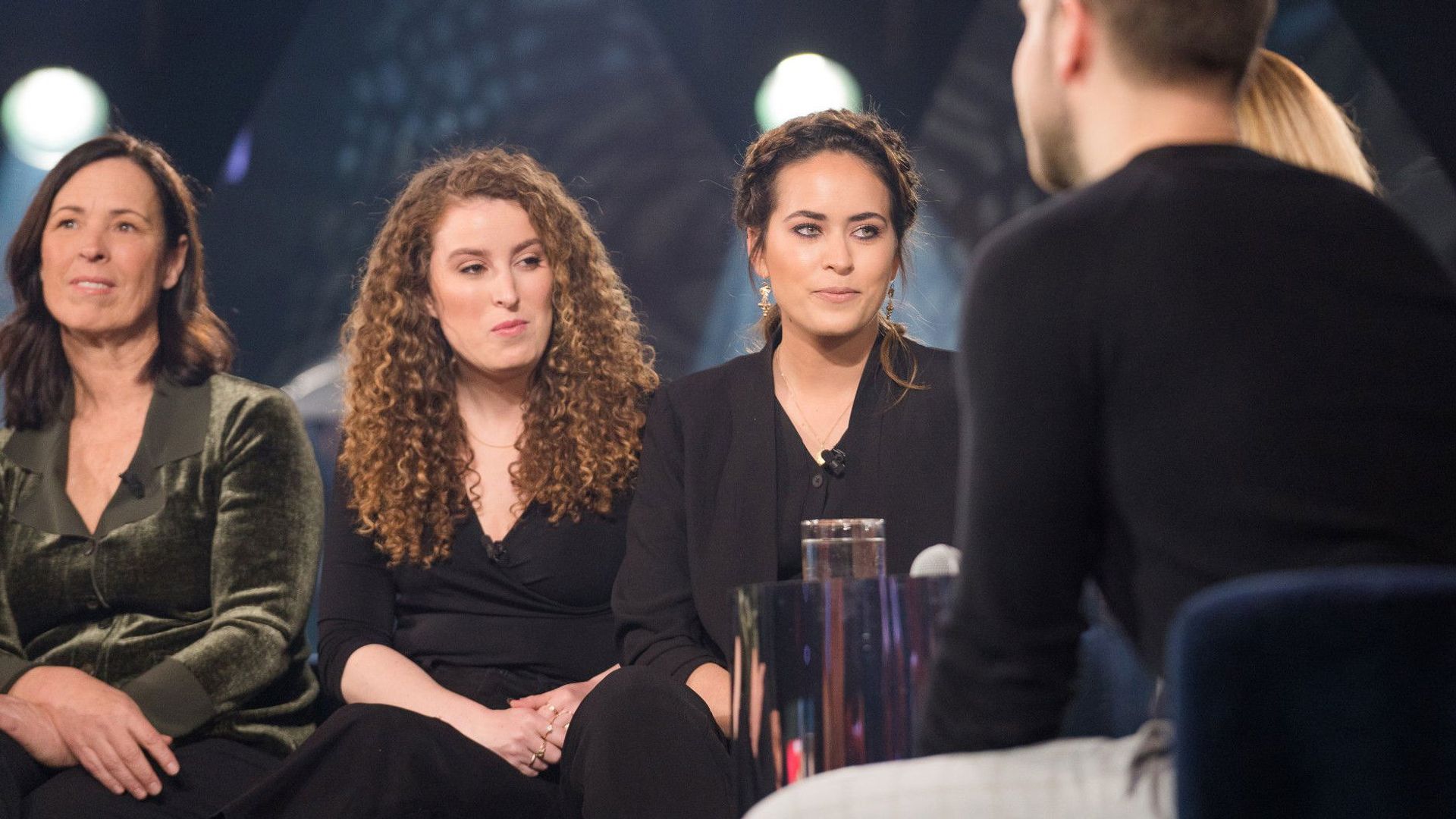 La Semaine des 4 Julie background