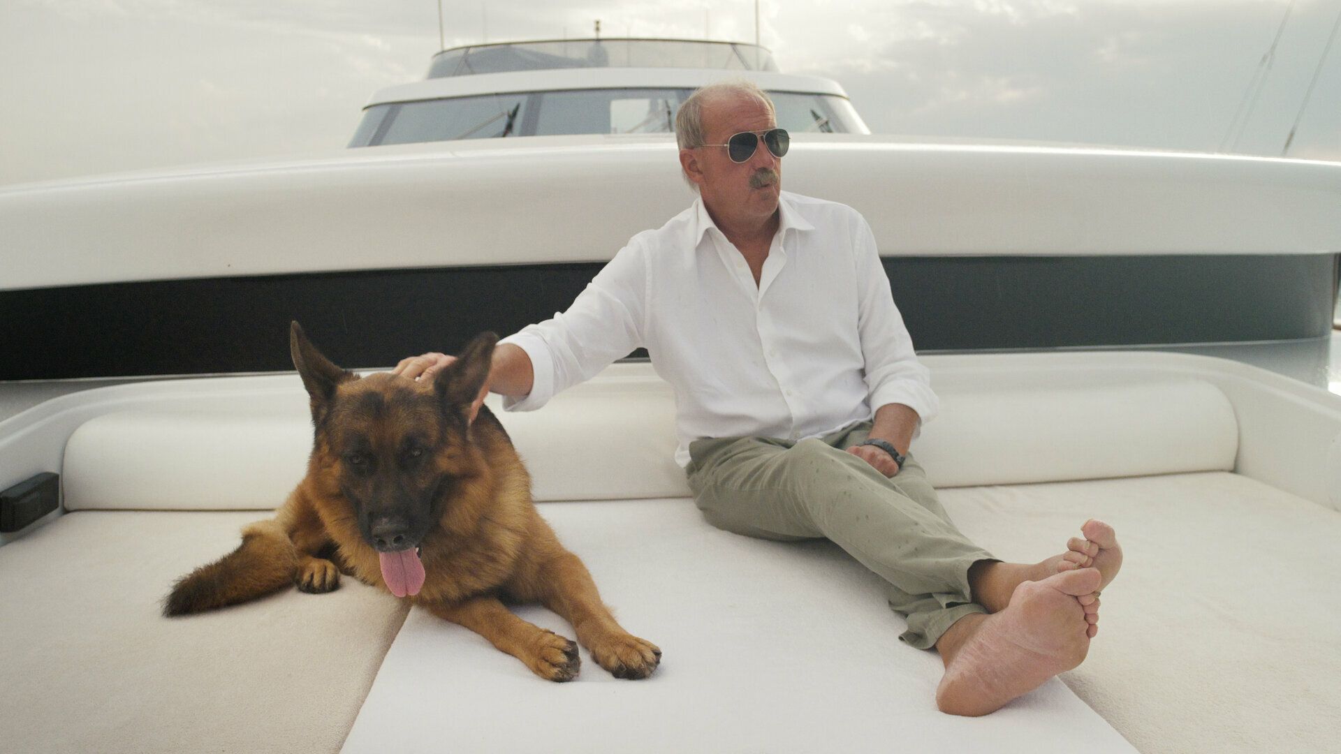 Gunther's Millions background