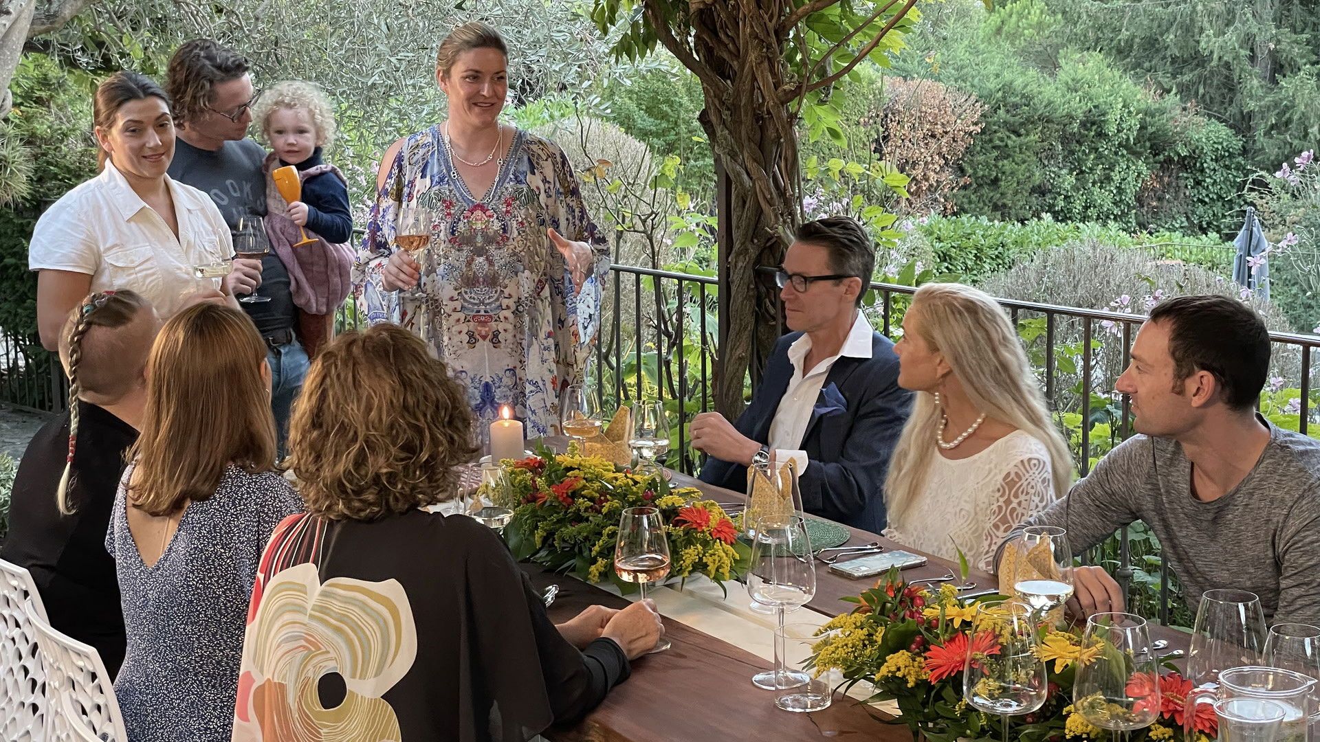 La Pitchoune: Cooking in France background