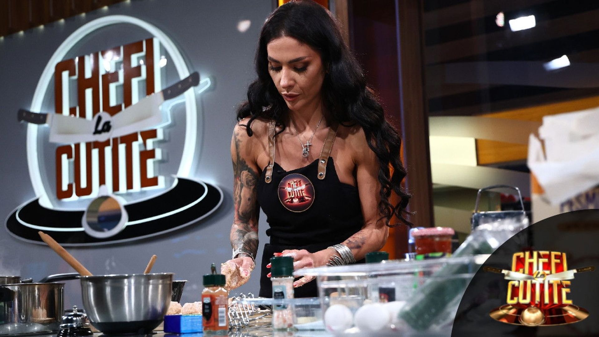 Chefi la Cutite background
