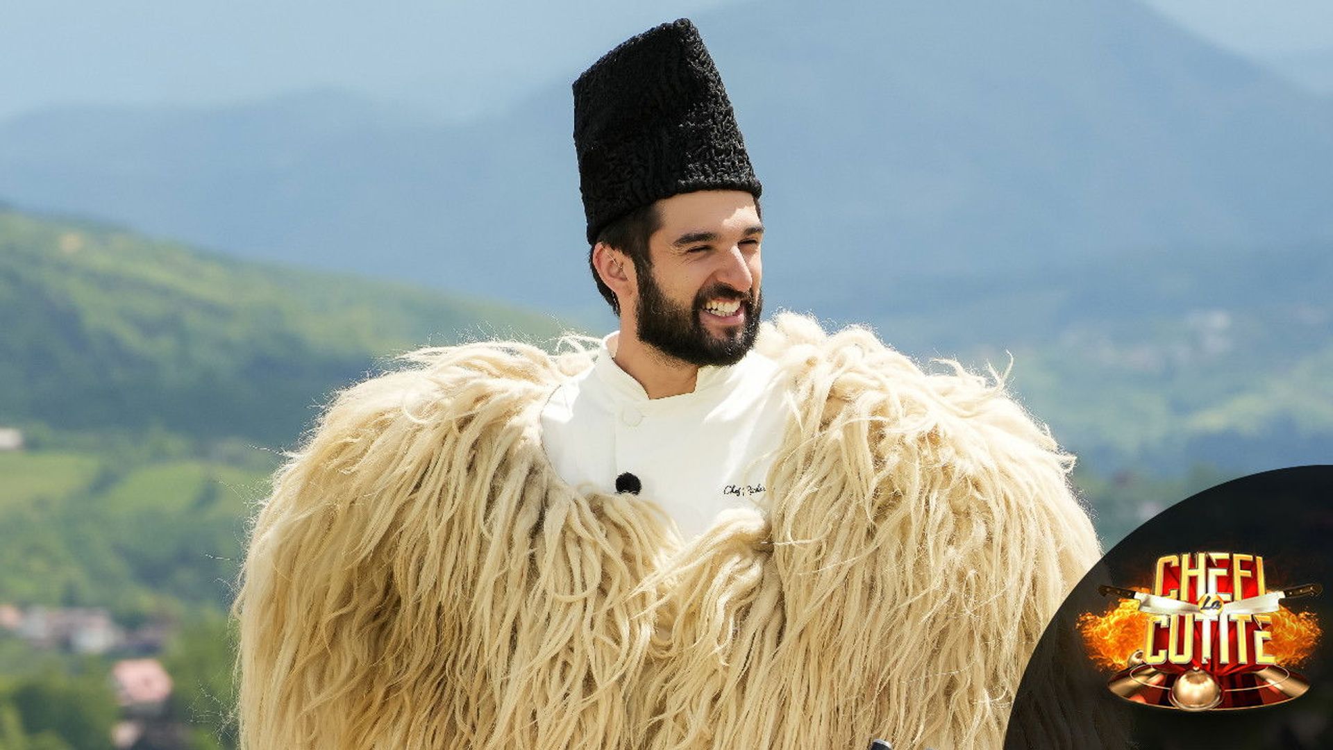 Chefi la Cutite background