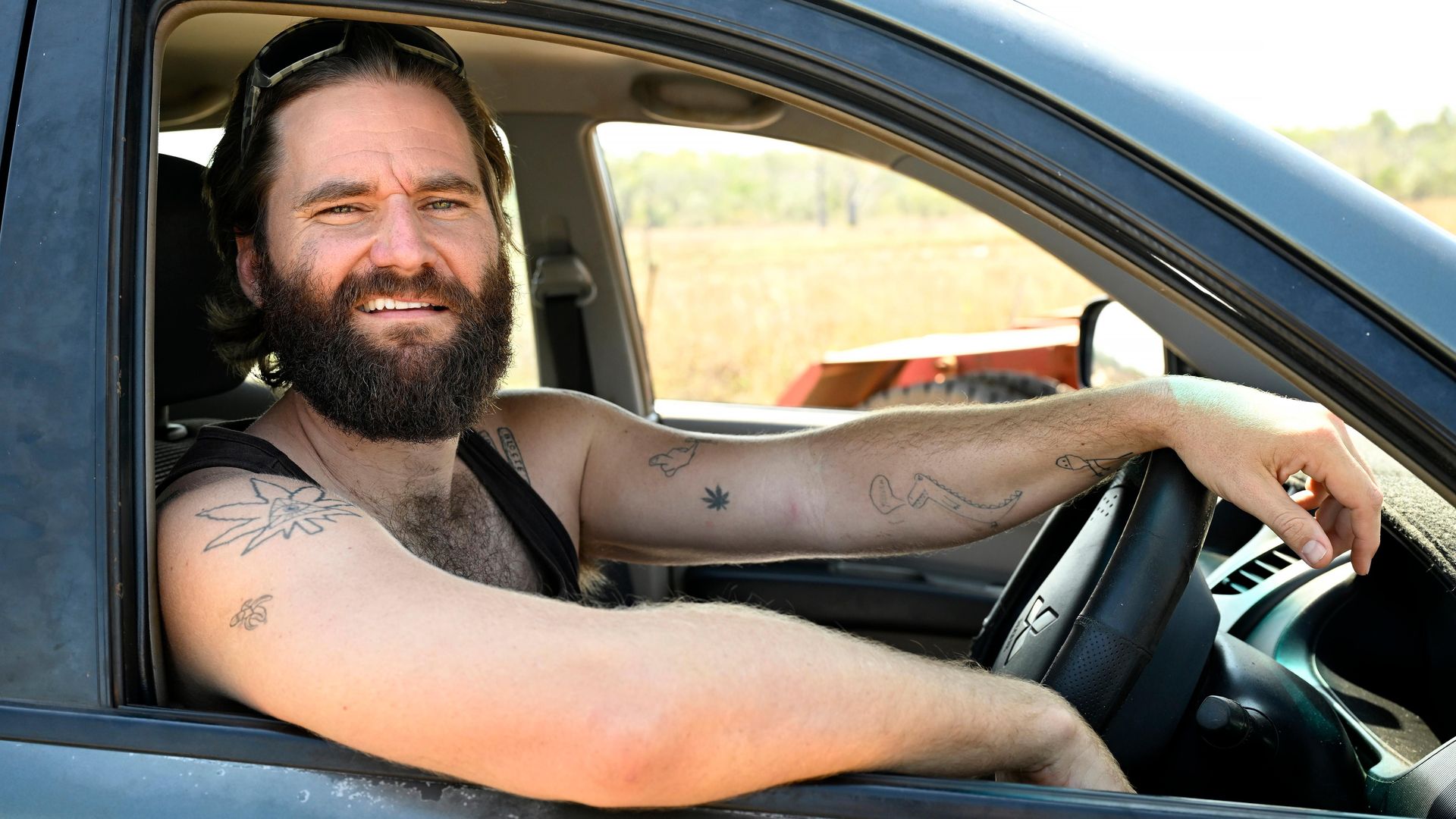 Population: 11 background