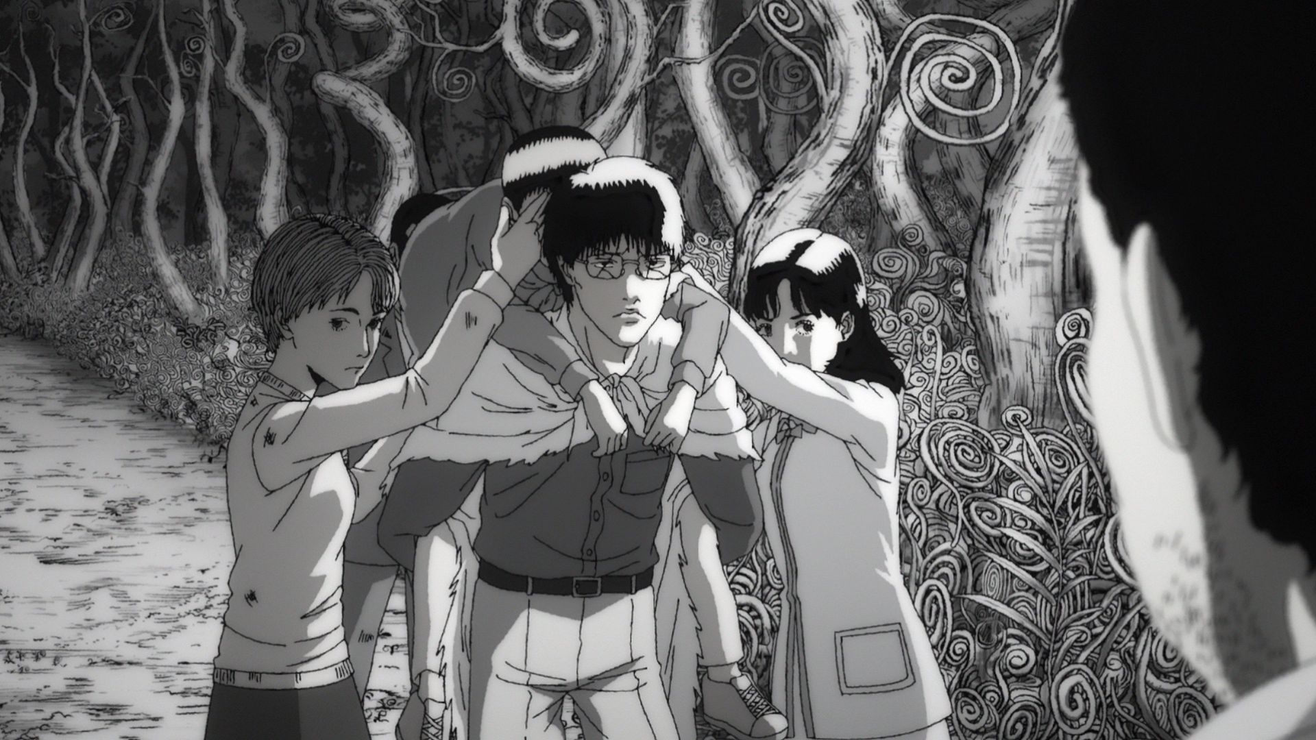 Uzumaki: Spiral Into Horror background